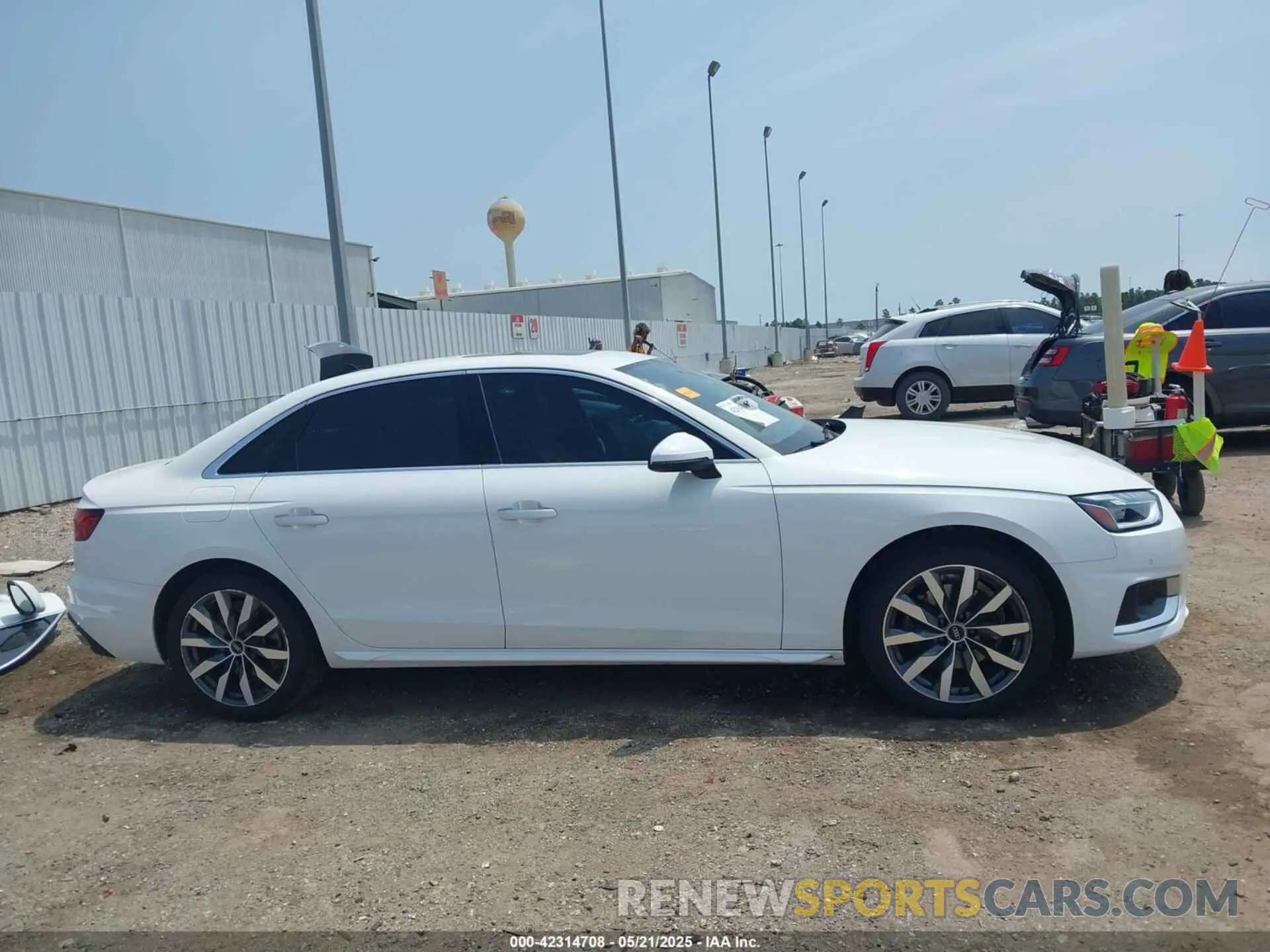 14 Photograph of a damaged car WAUBBAF46MA085653 AUDI A4 2021