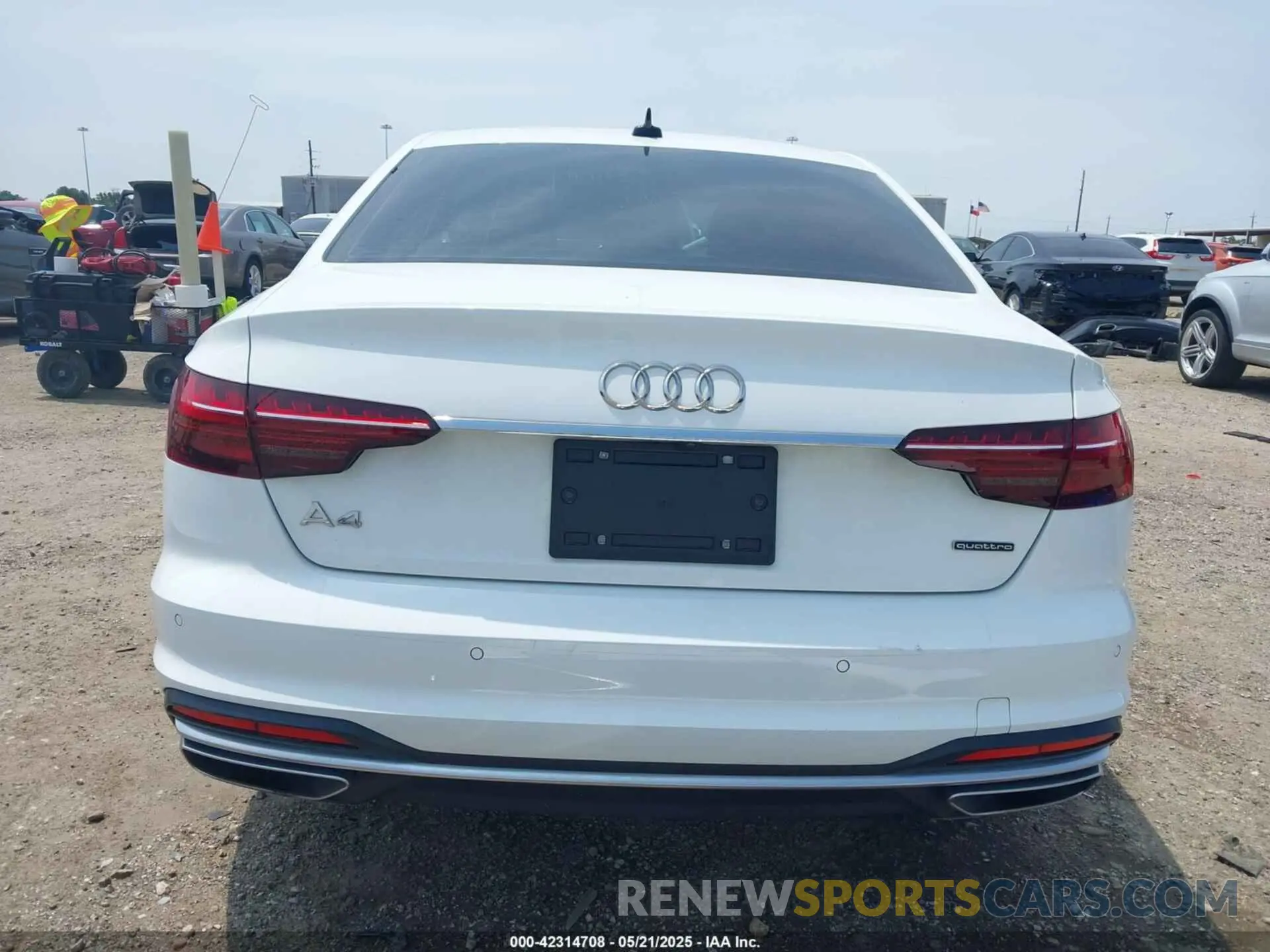 17 Photograph of a damaged car WAUBBAF46MA085653 AUDI A4 2021