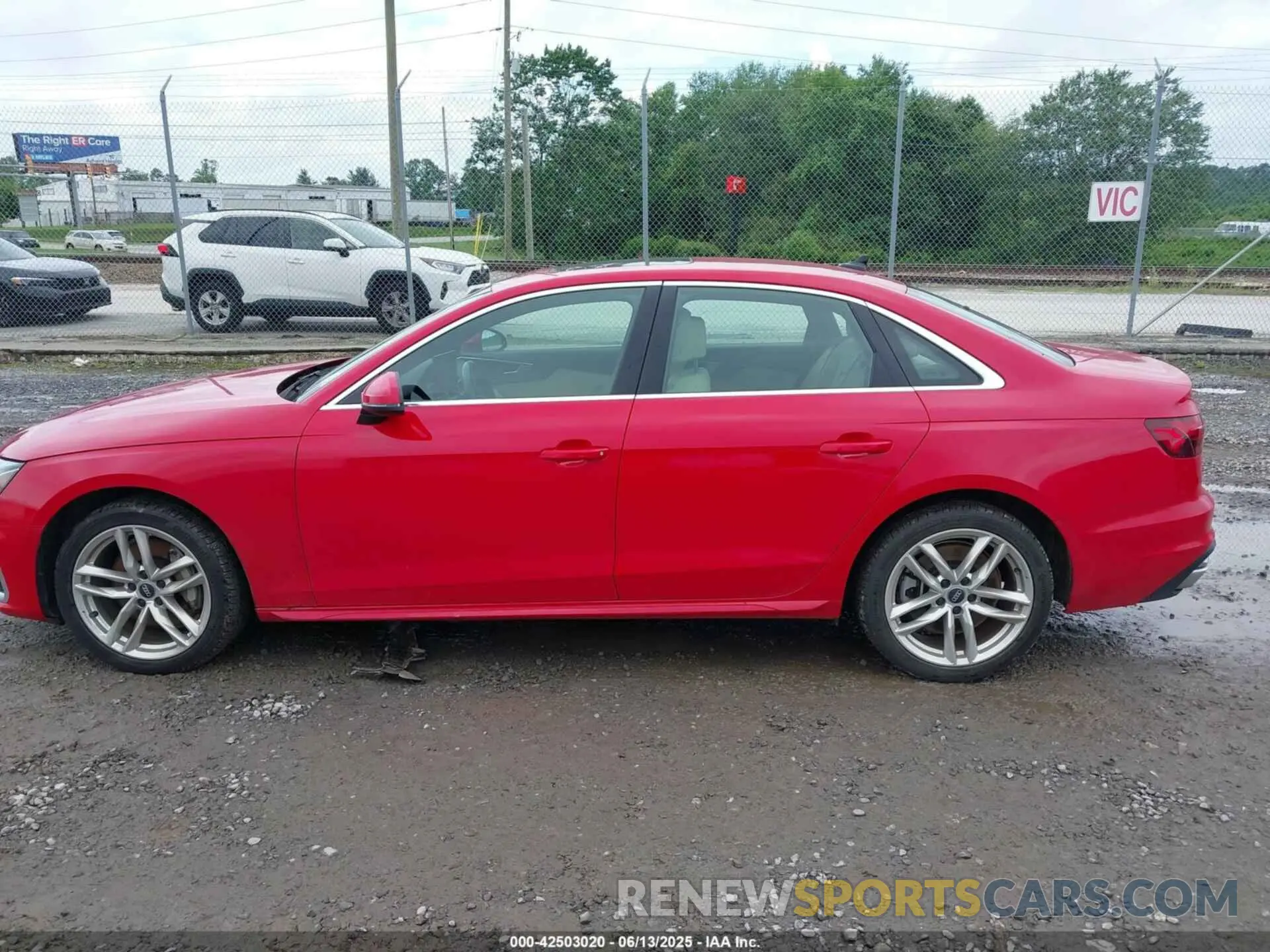14 Photograph of a damaged car WAUDAAF4XMA013043 AUDI A4 2021