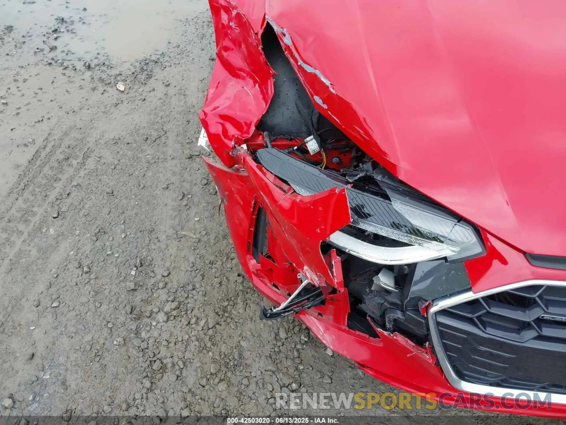18 Photograph of a damaged car WAUDAAF4XMA013043 AUDI A4 2021