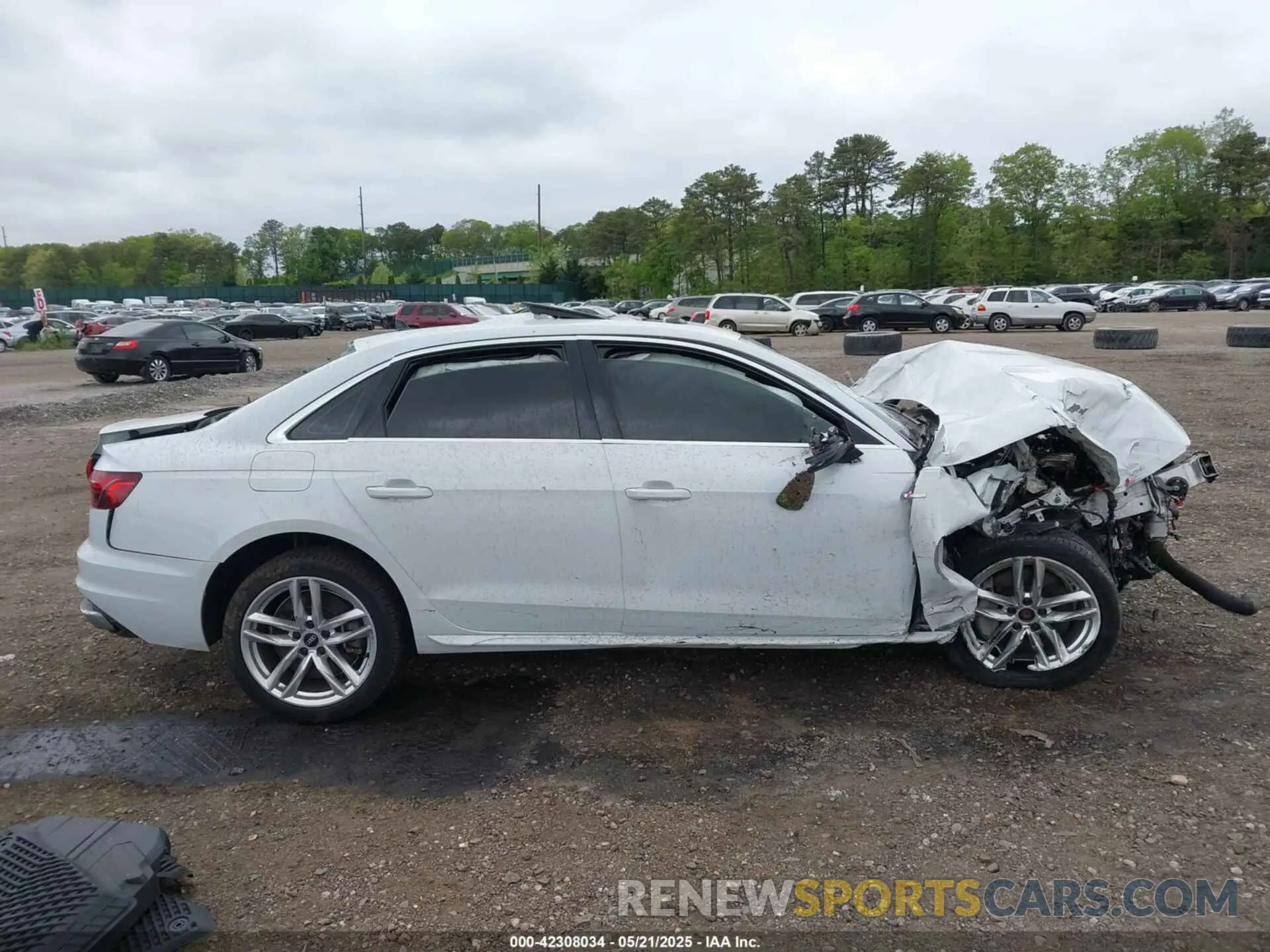 13 Photograph of a damaged car WAUEAAF42MA086122 AUDI A4 2021