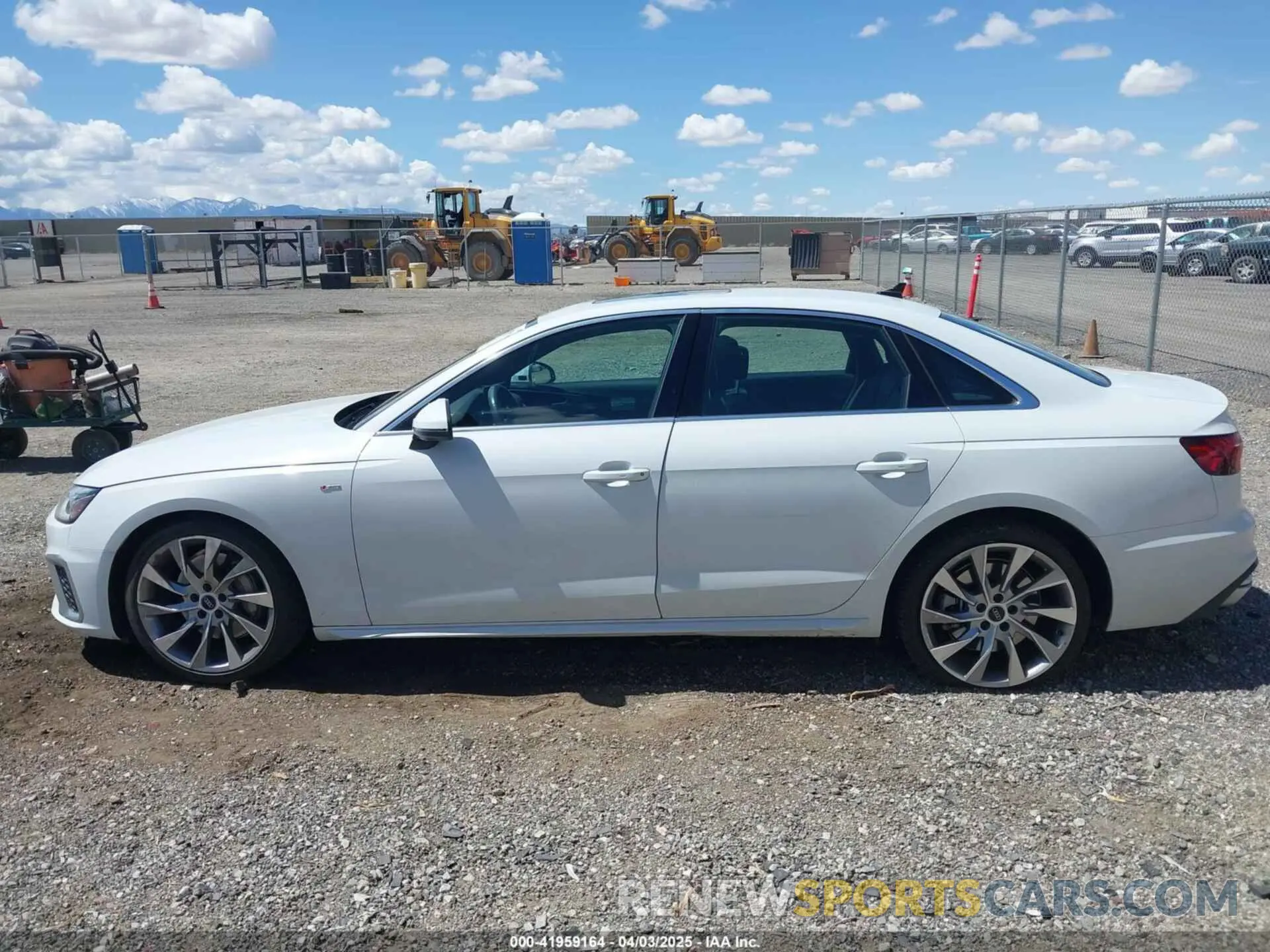 14 Photograph of a damaged car WAUEAAF44MN005744 AUDI A4 2021