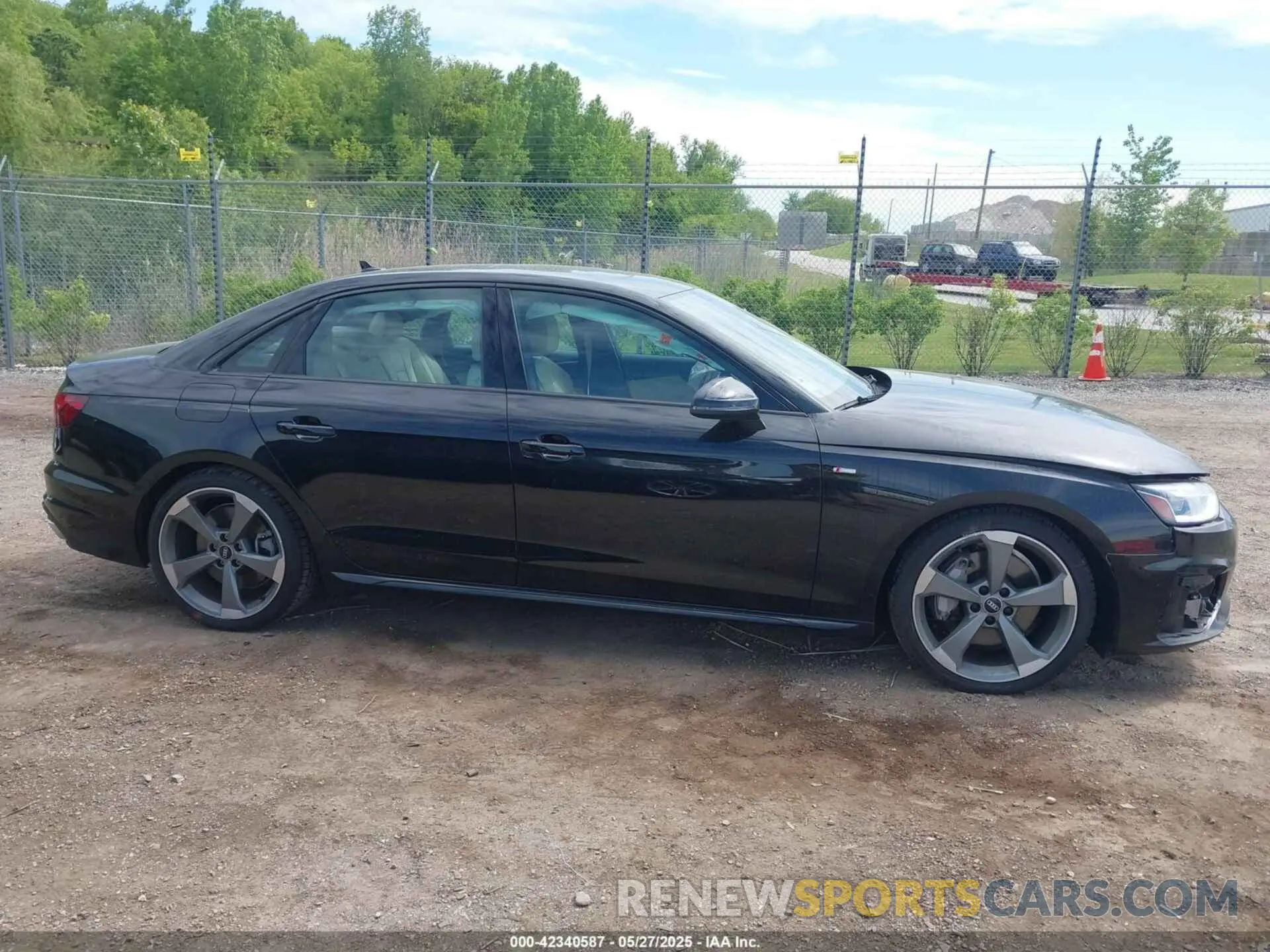 13 Photograph of a damaged car WAUEAAF44MN007168 AUDI A4 2021