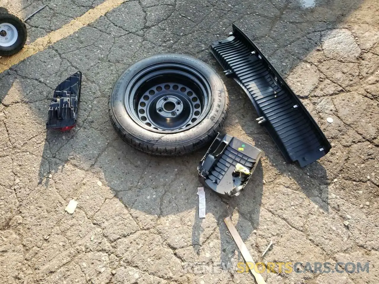 12 Photograph of a damaged car WAUEAAF44MN016033 AUDI A4 2021