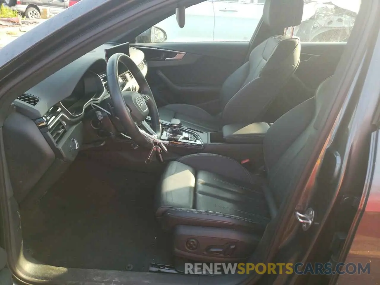 7 Photograph of a damaged car WAUEAAF44MN016033 AUDI A4 2021
