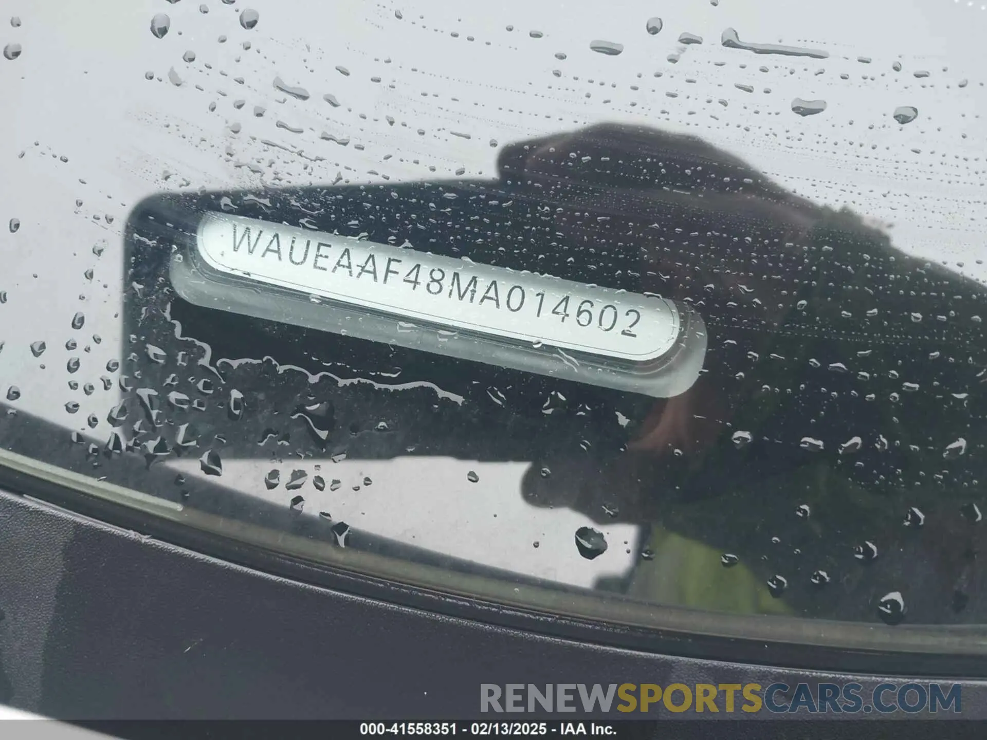 17 Photograph of a damaged car WAUEAAF48MA014602 AUDI A4 2021