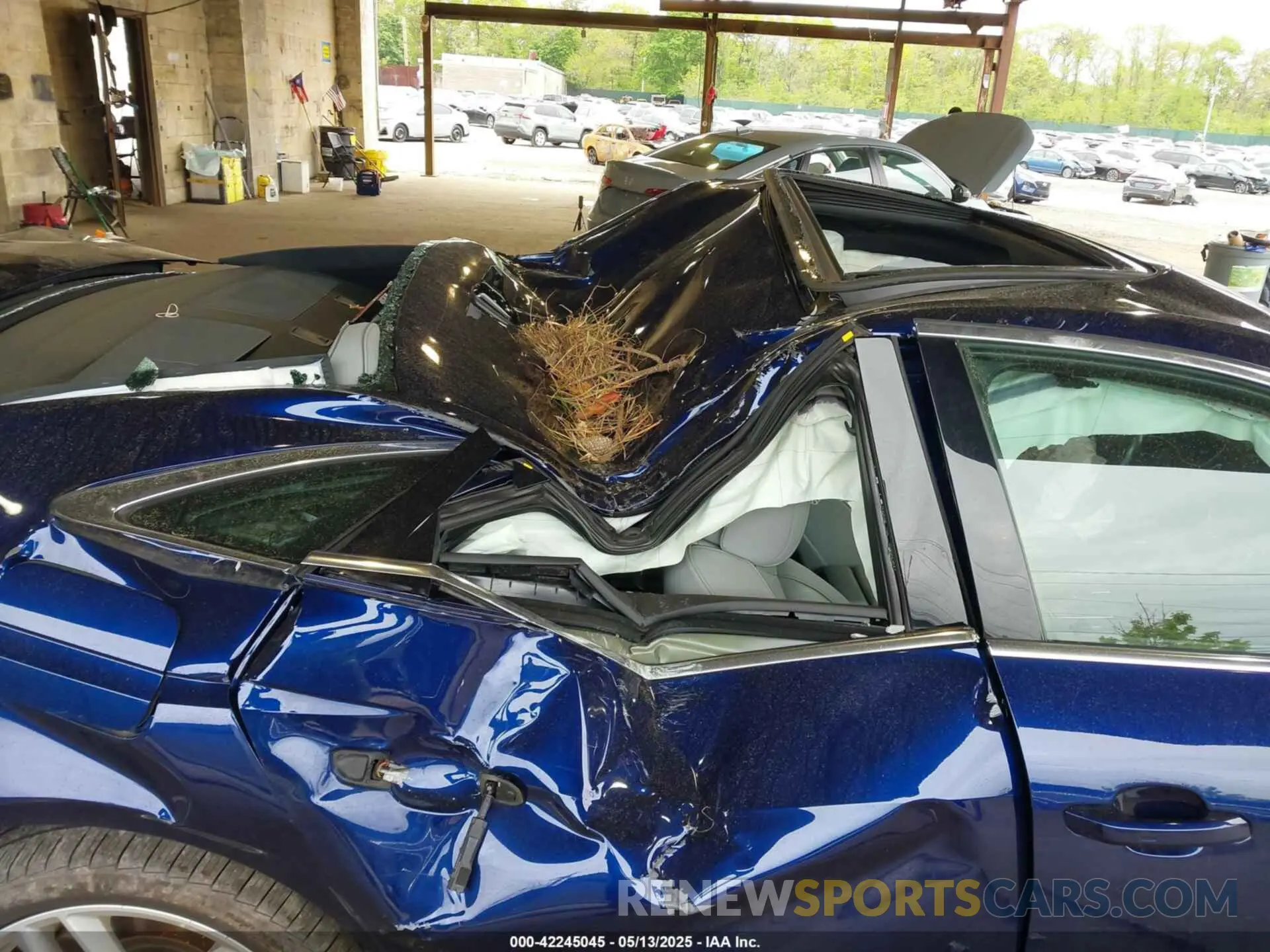 6 Photograph of a damaged car WAUEABF44MA086404 AUDI A4 2021