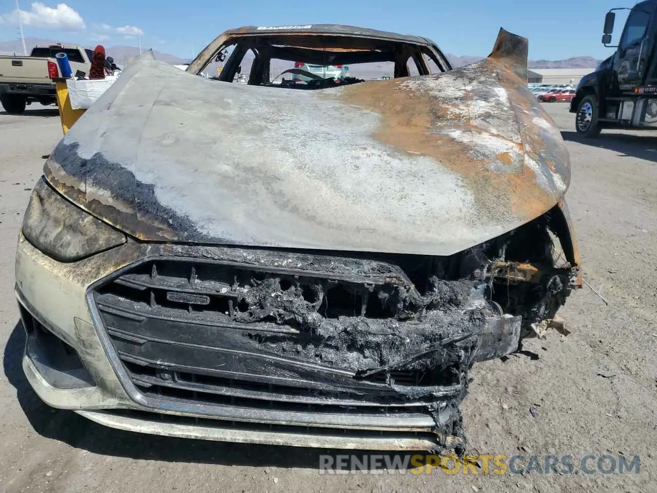 5 Photograph of a damaged car WAUBBAF41NN009252 AUDI A4 2022