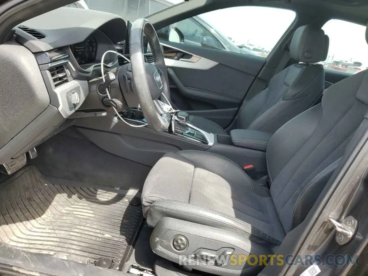 7 Photograph of a damaged car WAUEAAF40NN007136 AUDI A4 2022