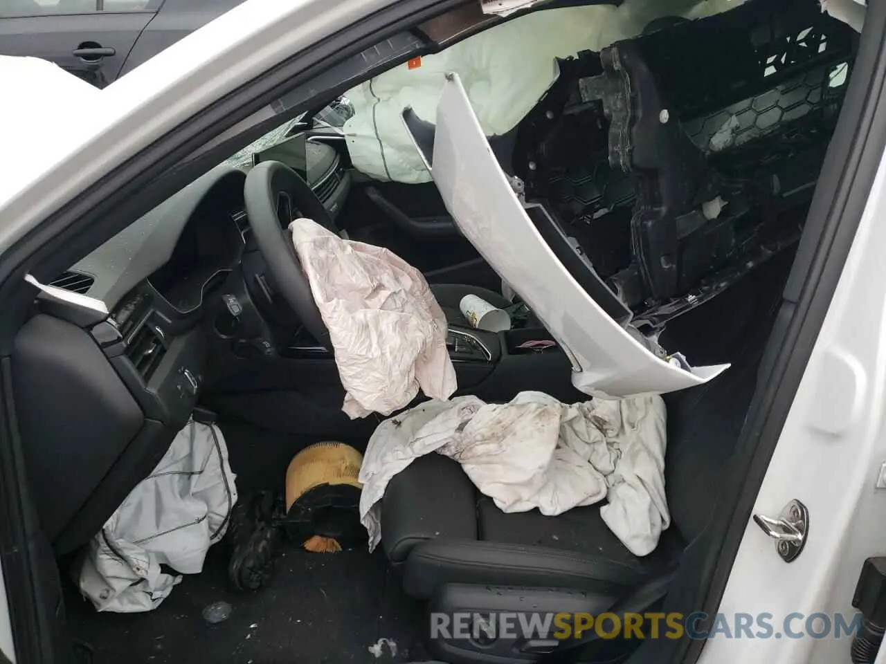 7 Photograph of a damaged car WAUEAAF42NN011432 AUDI A4 2022