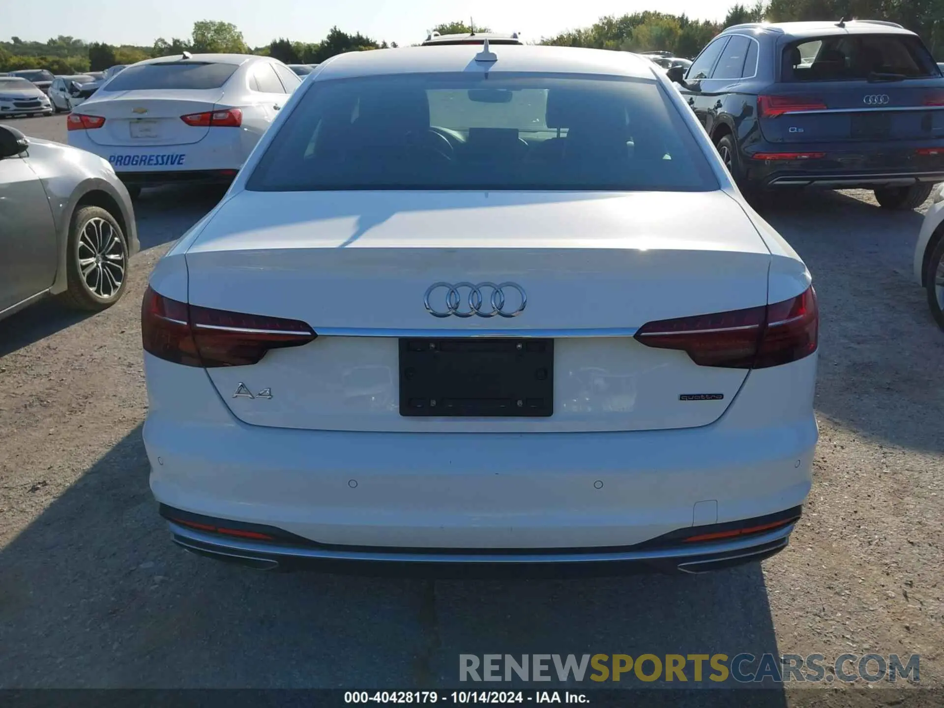 16 Photograph of a damaged car WAUEAAF43NN014842 AUDI A4 2022