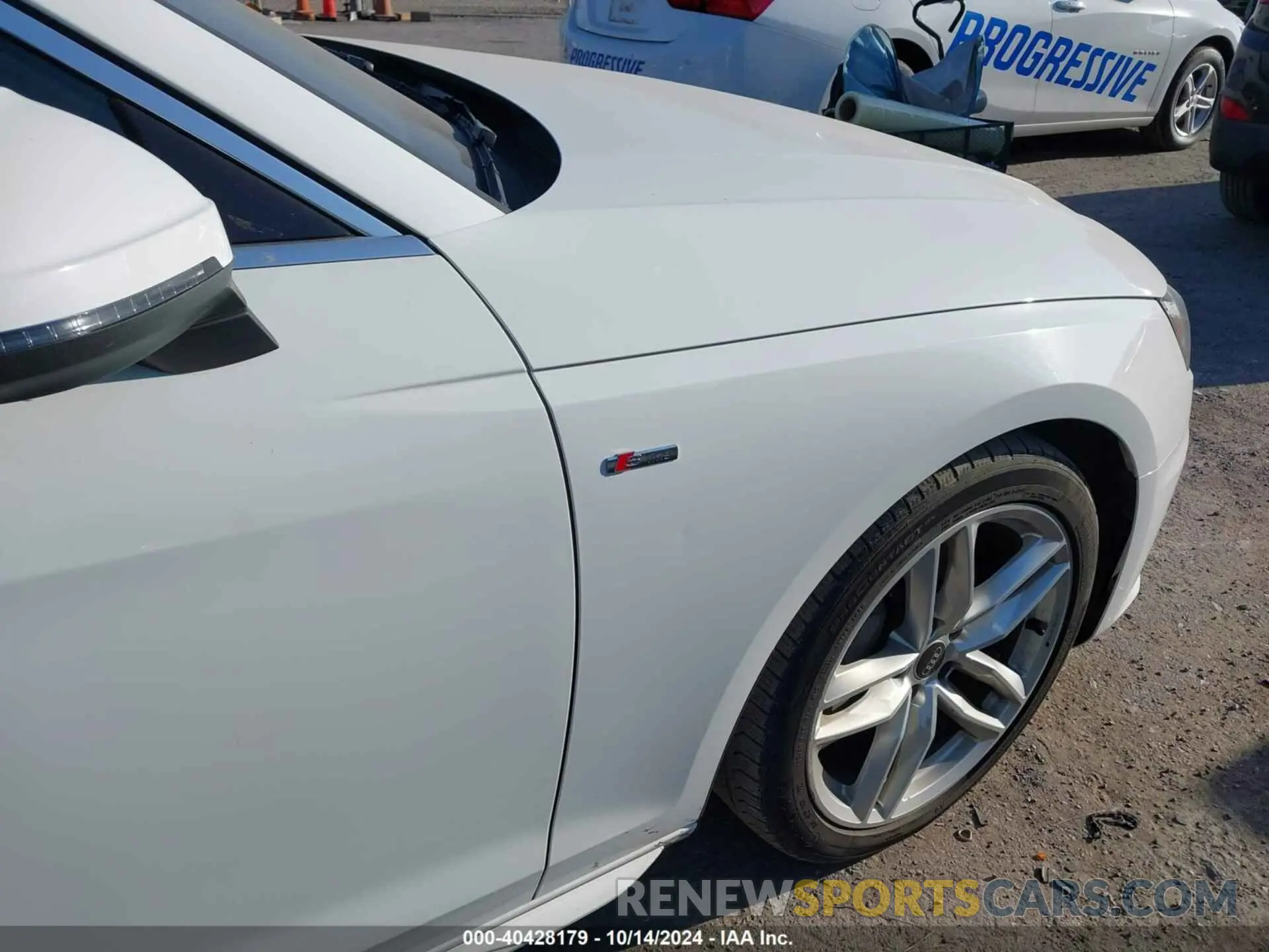 6 Photograph of a damaged car WAUEAAF43NN014842 AUDI A4 2022