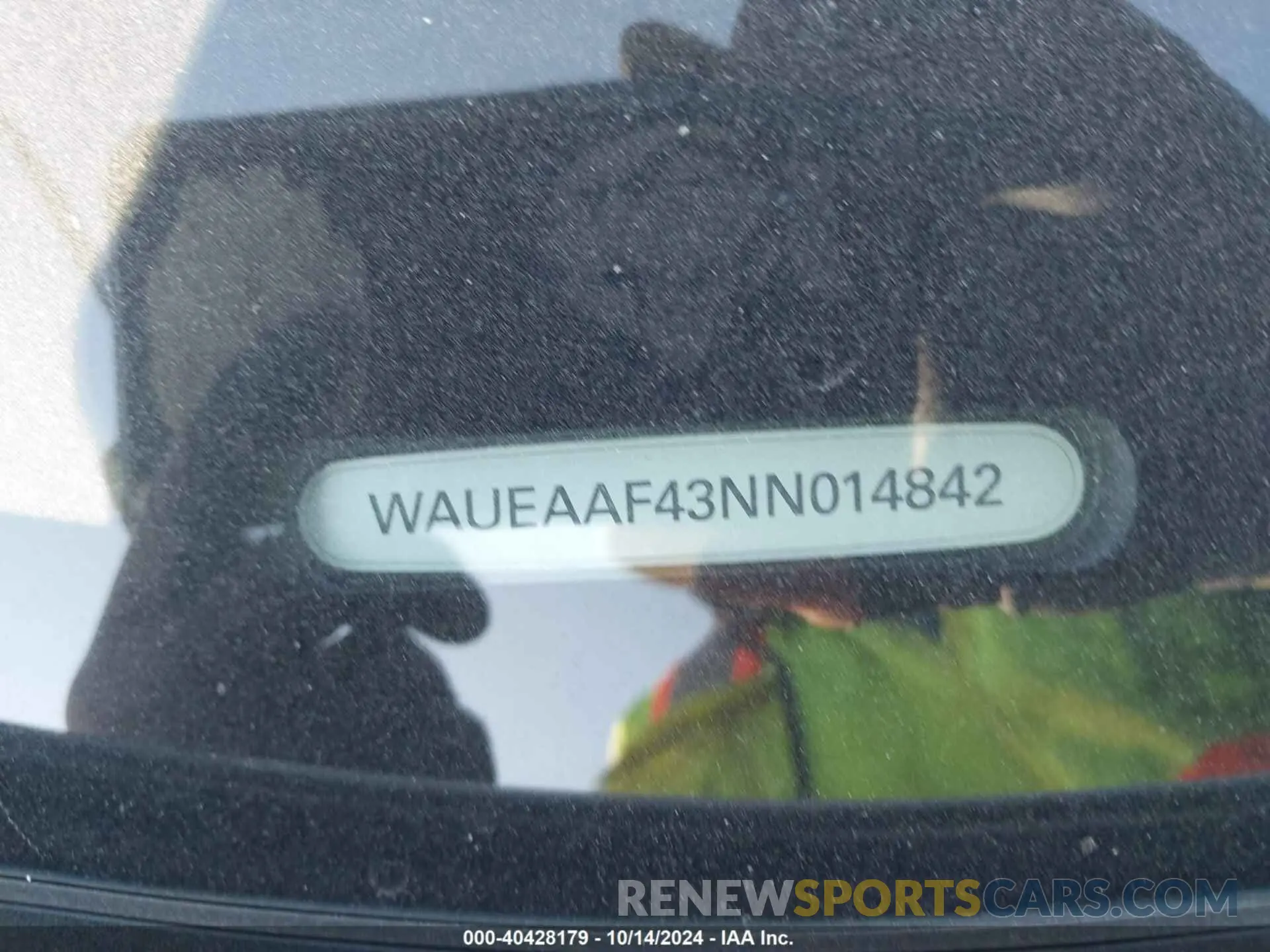 9 Photograph of a damaged car WAUEAAF43NN014842 AUDI A4 2022