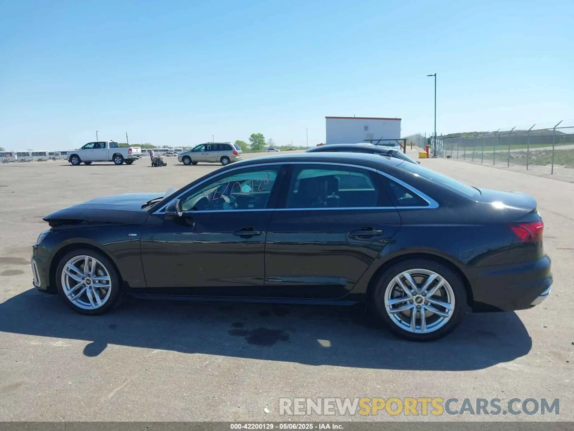 14 Photograph of a damaged car WAUEAAF44NN011772 AUDI A4 2022