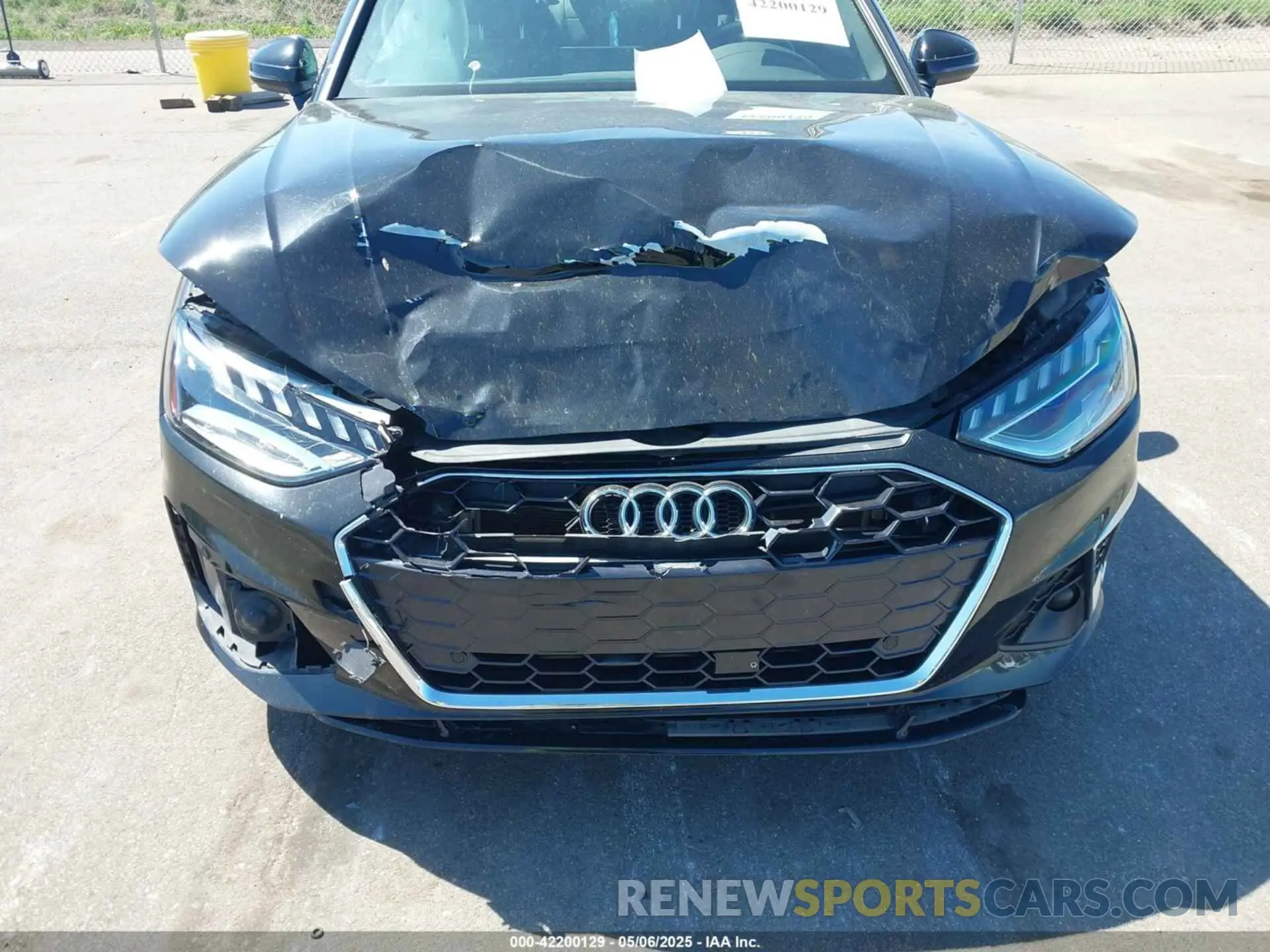 6 Photograph of a damaged car WAUEAAF44NN011772 AUDI A4 2022