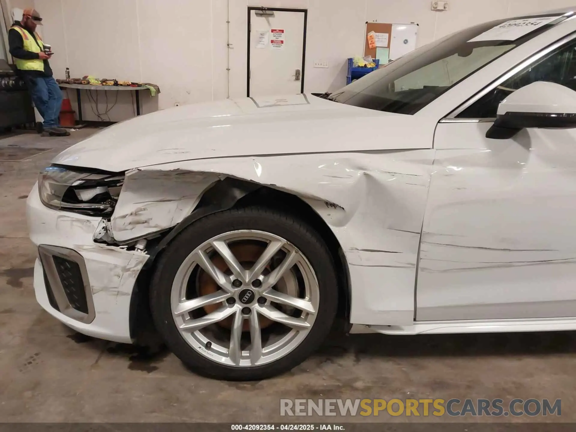 6 Photograph of a damaged car WAUEAAF44NN015059 AUDI A4 2022