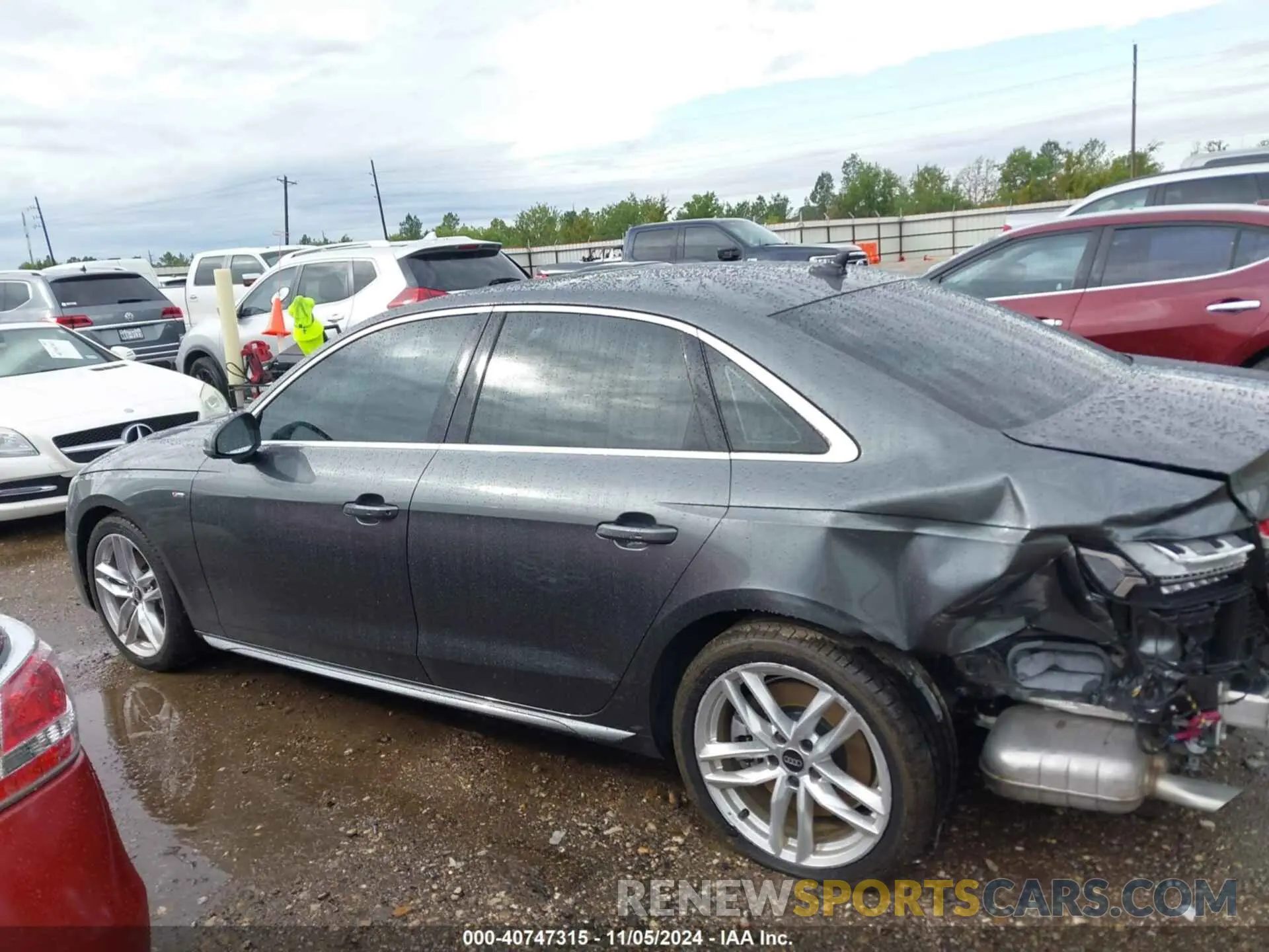 14 Photograph of a damaged car WAUEAAF45NN009688 AUDI A4 2022