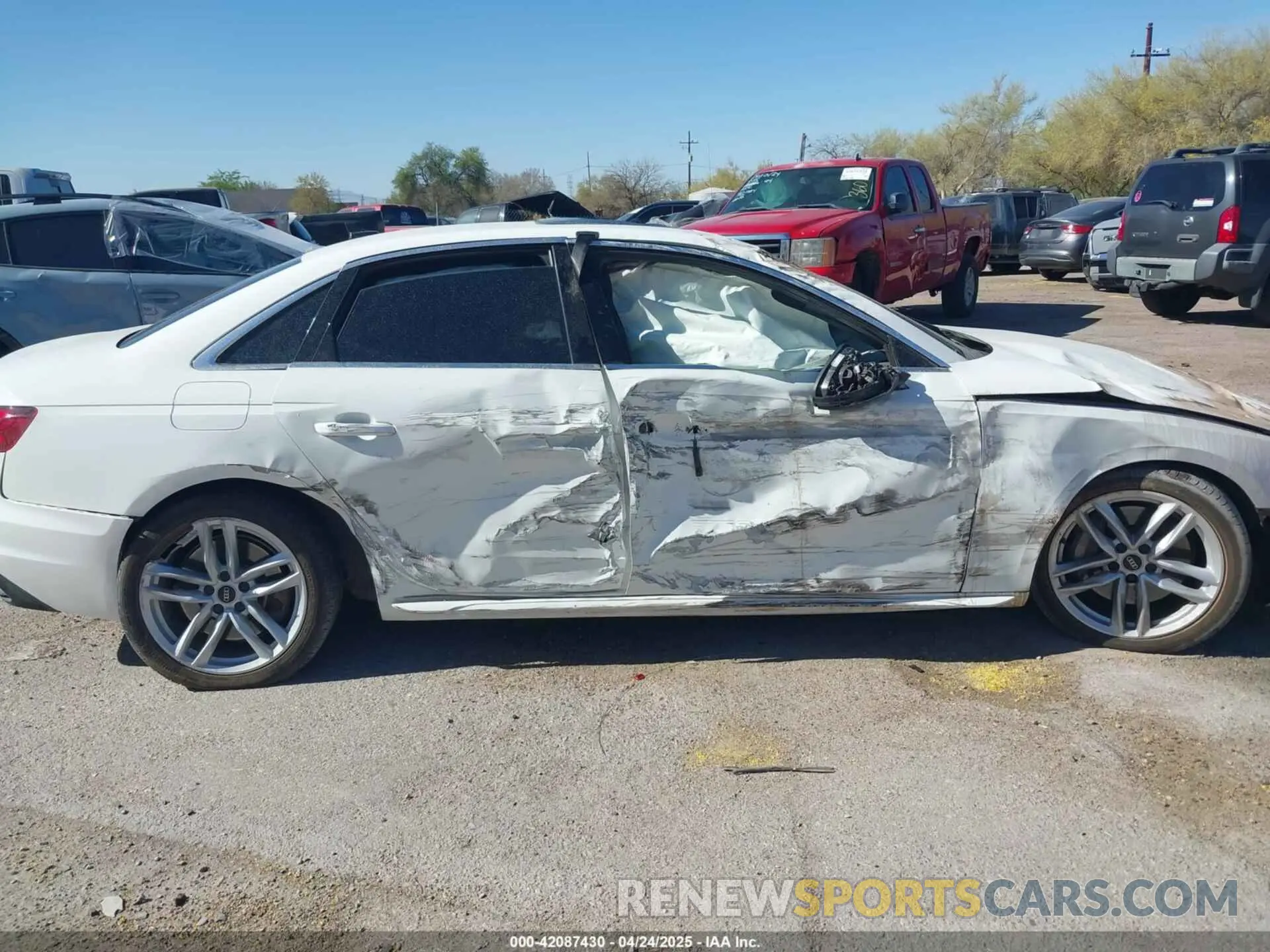 14 Photograph of a damaged car WAUEAAF45NN013501 AUDI A4 2022