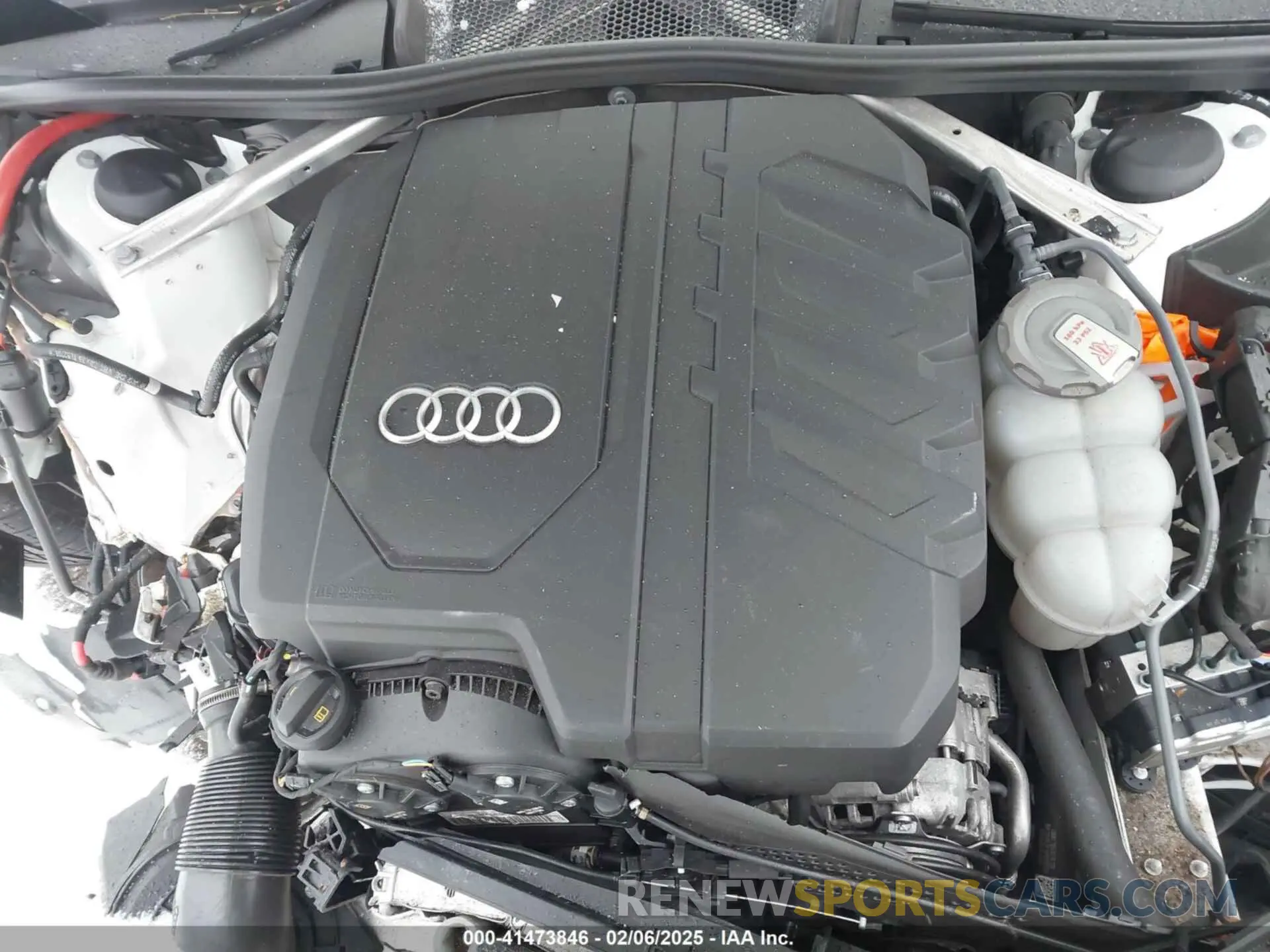 10 Photograph of a damaged car WAUEAAF48NN011774 AUDI A4 2022