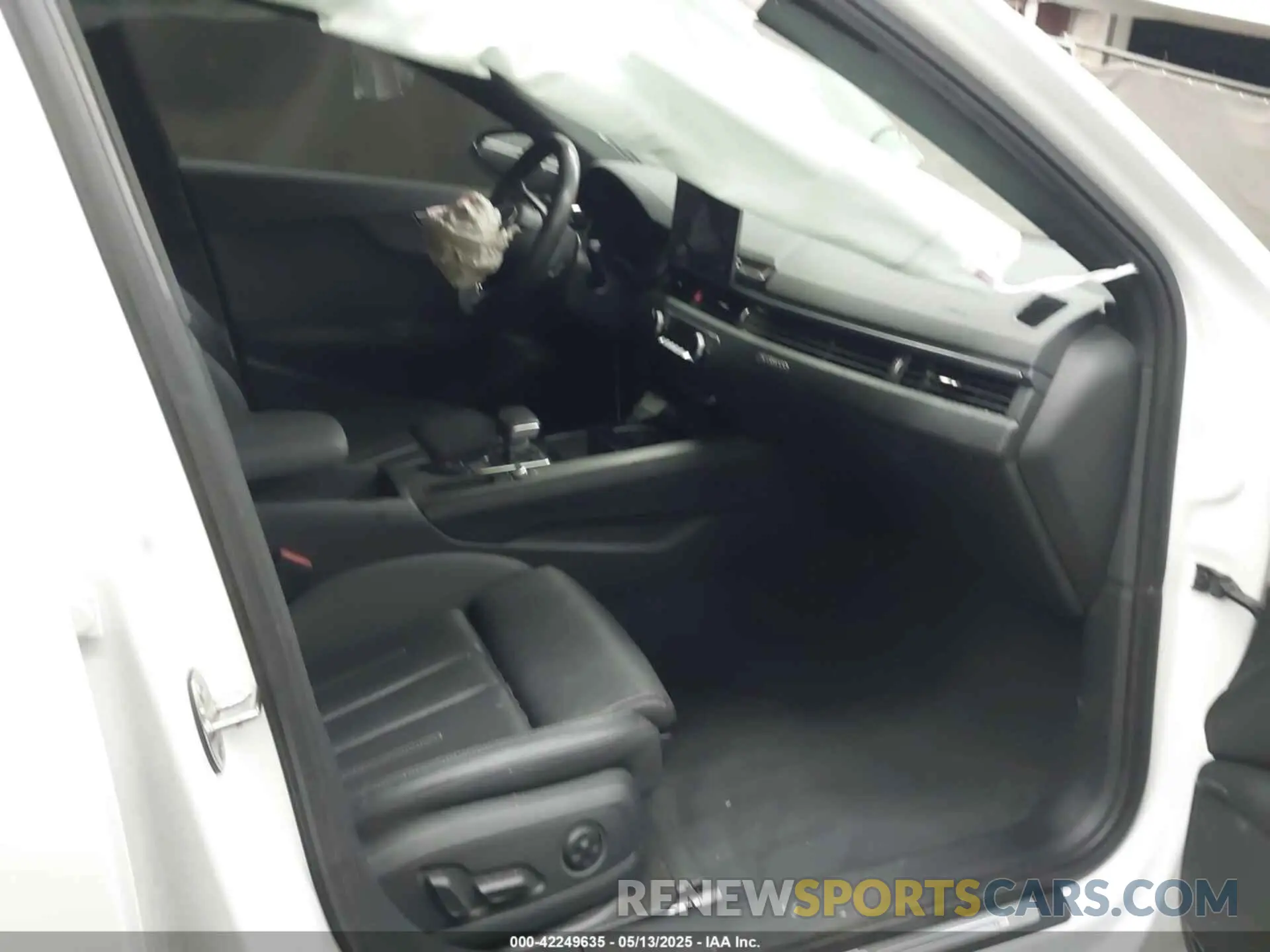 5 Photograph of a damaged car WAUEAAF48NN013671 AUDI A4 2022