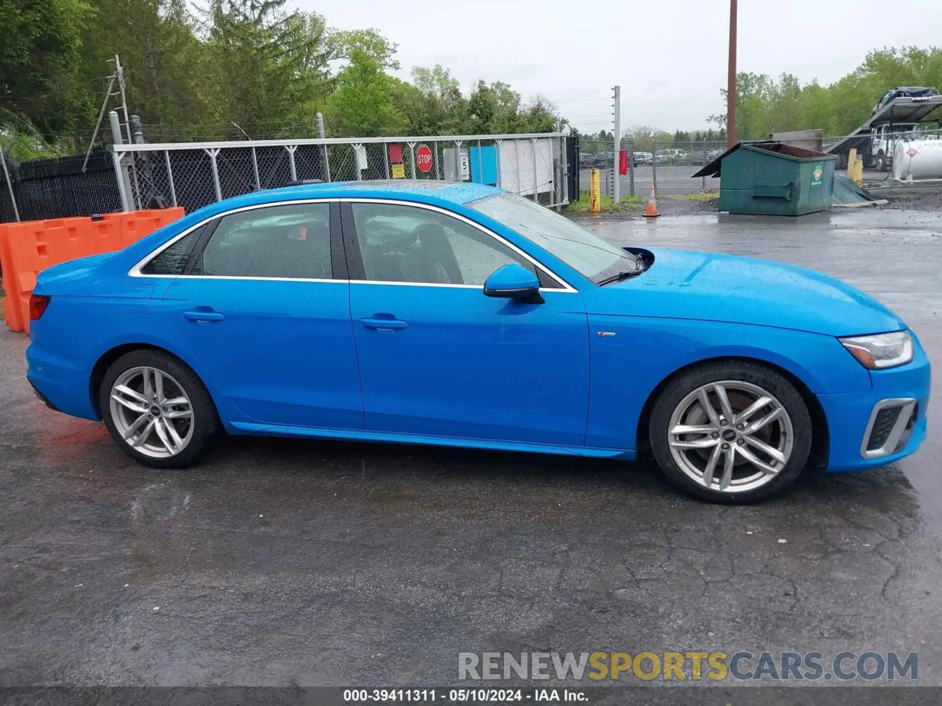 14 Photograph of a damaged car WAUEAAF4XNN011274 AUDI A4 2022