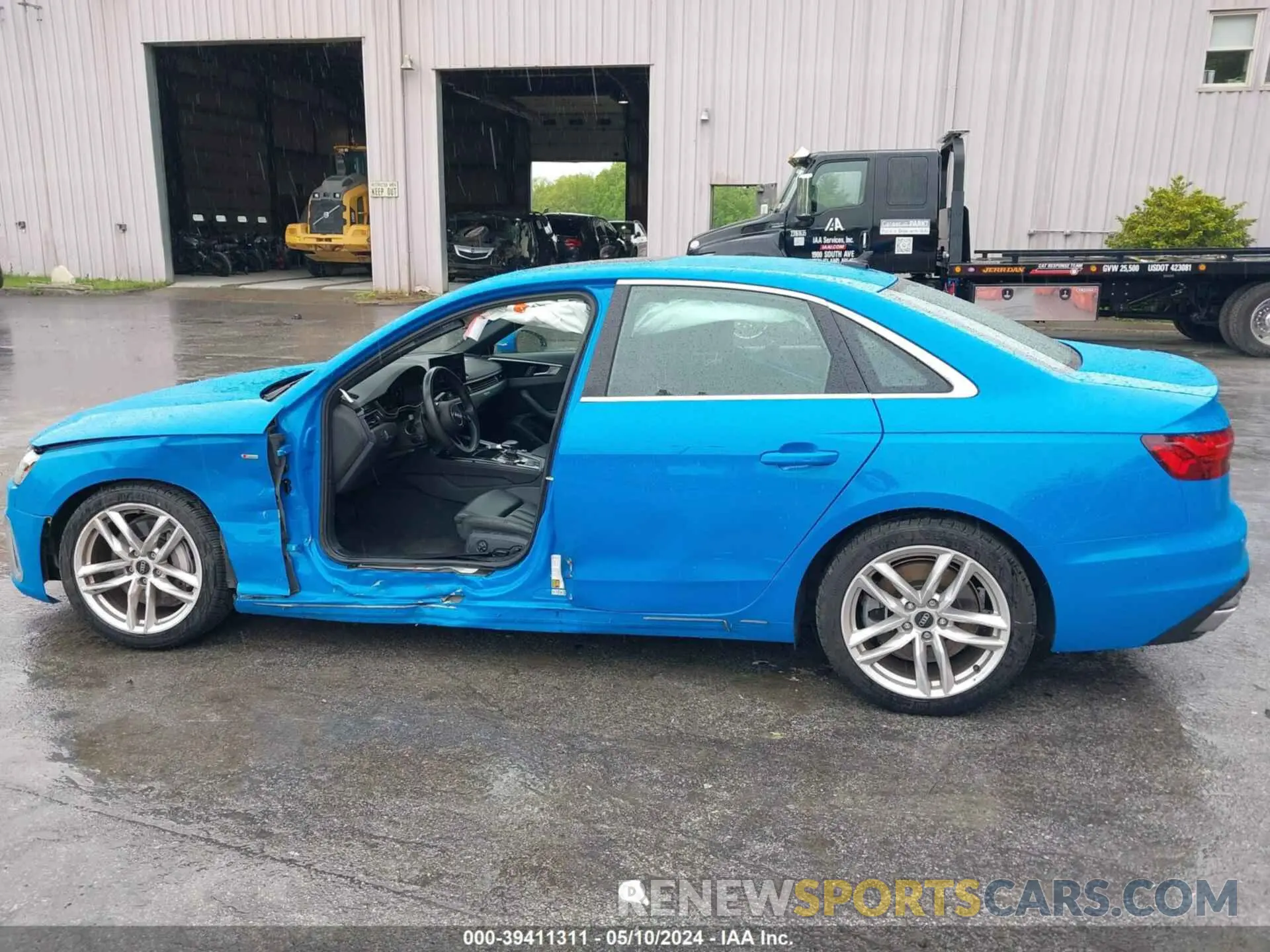15 Photograph of a damaged car WAUEAAF4XNN011274 AUDI A4 2022