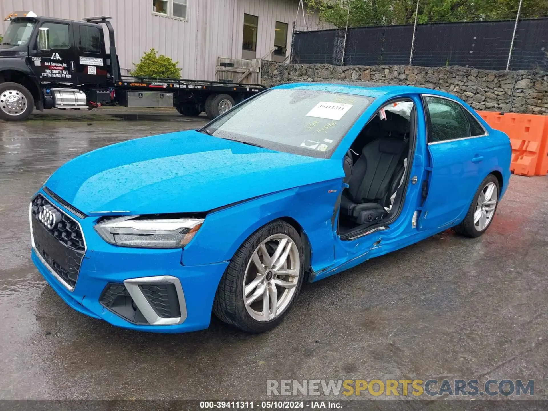 2 Photograph of a damaged car WAUEAAF4XNN011274 AUDI A4 2022