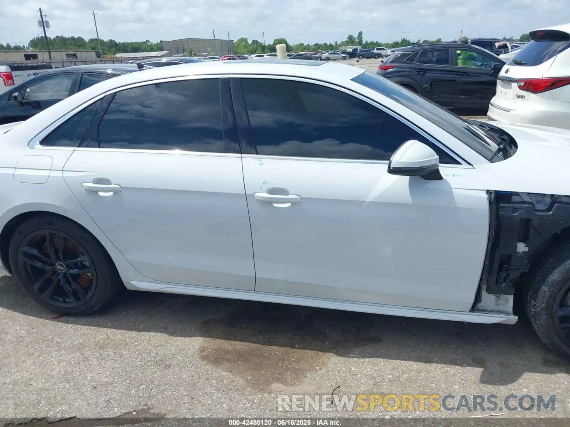 14 Photograph of a damaged car WAUEAAF44PN006672 AUDI A4 2023