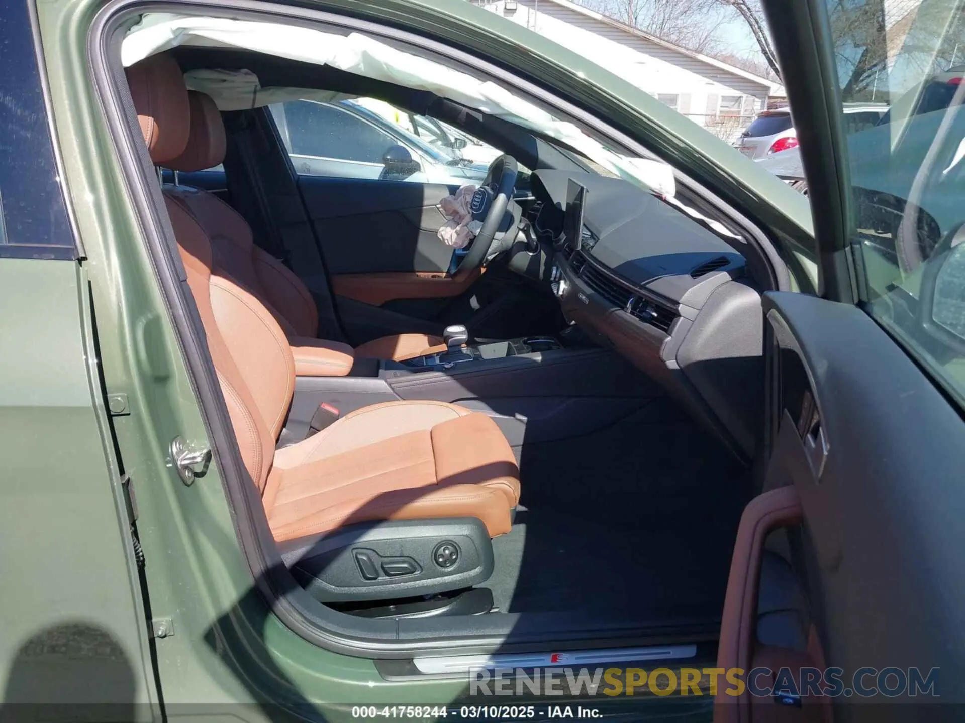 5 Photograph of a damaged car WAUEAAF48SN000964 AUDI A4 2025