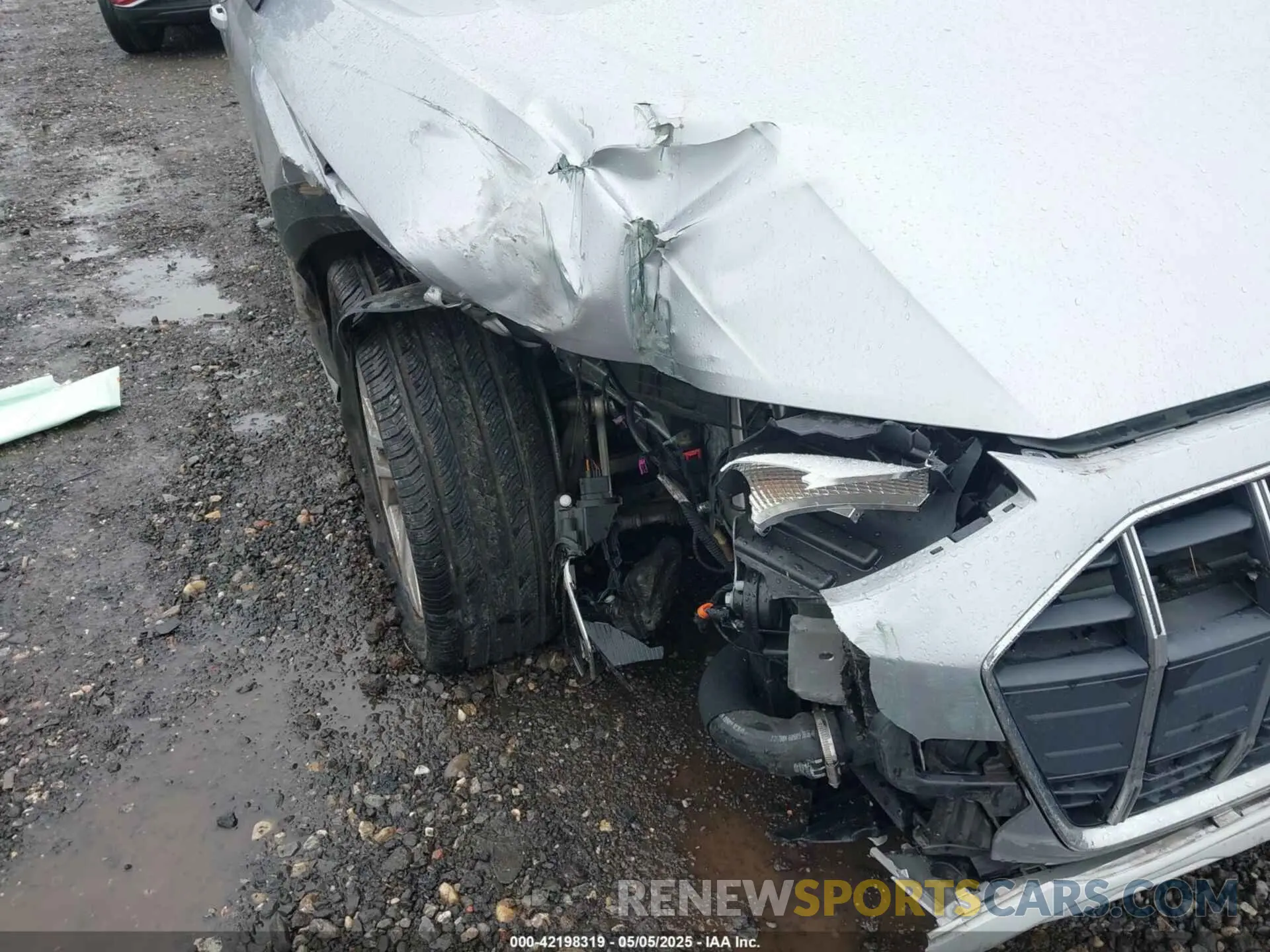 19 Photograph of a damaged car WA17NAF46LA042939 AUDI A4 ALLROAD 2020
