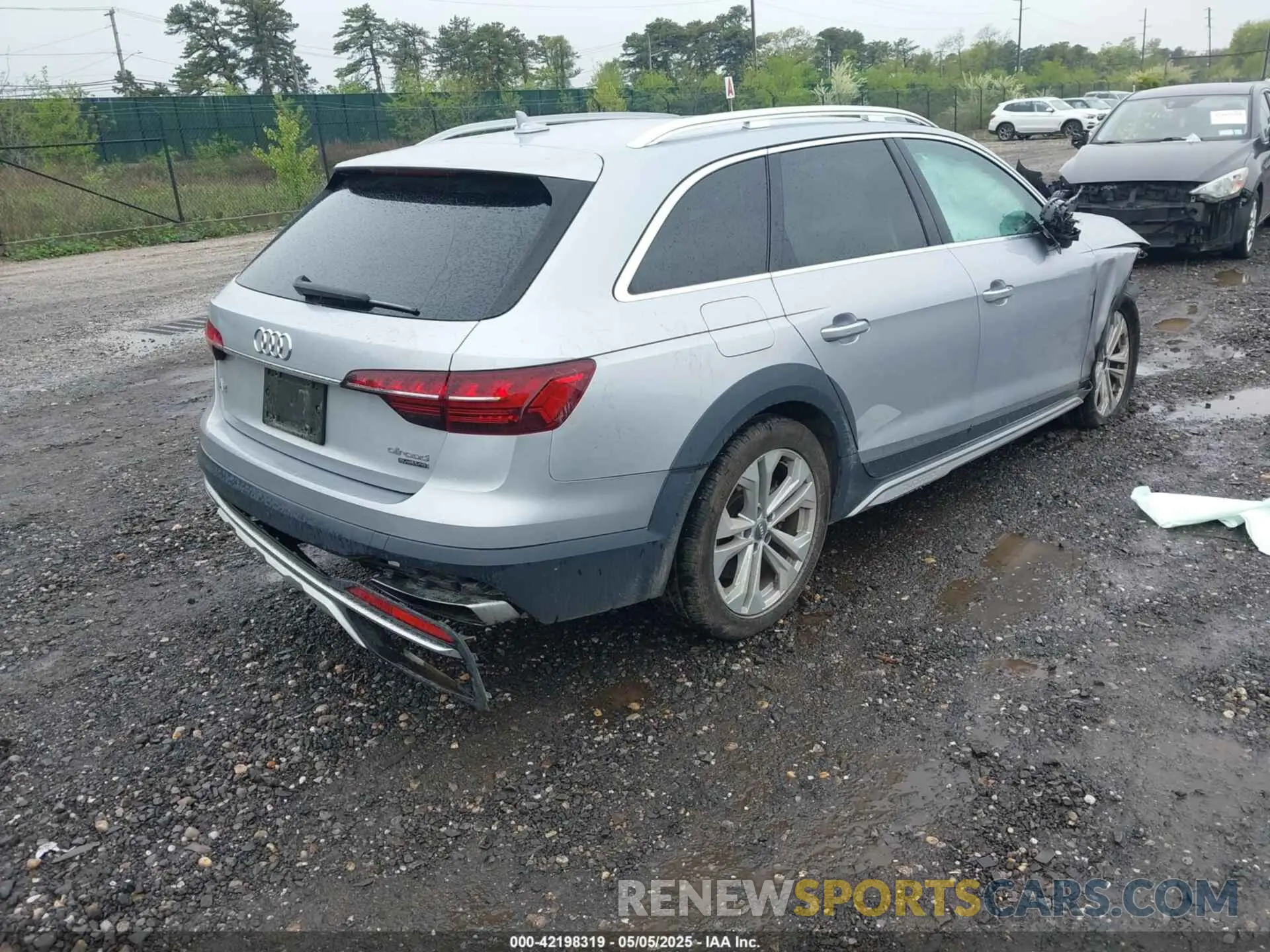 4 Photograph of a damaged car WA17NAF46LA042939 AUDI A4 ALLROAD 2020