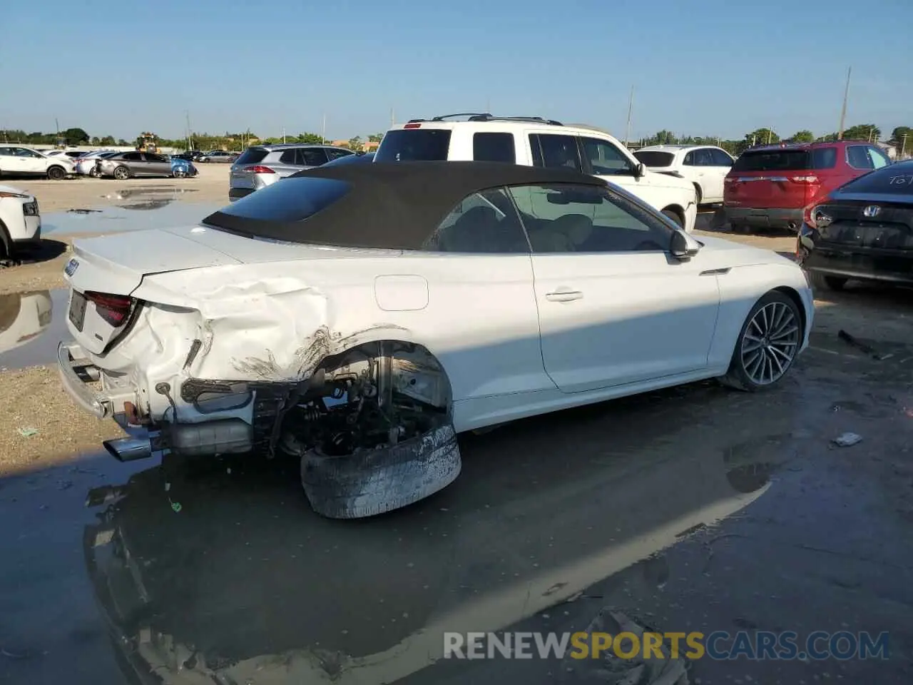 3 Photograph of a damaged car WAU2NGF52KN004656 AUDI A5 2019