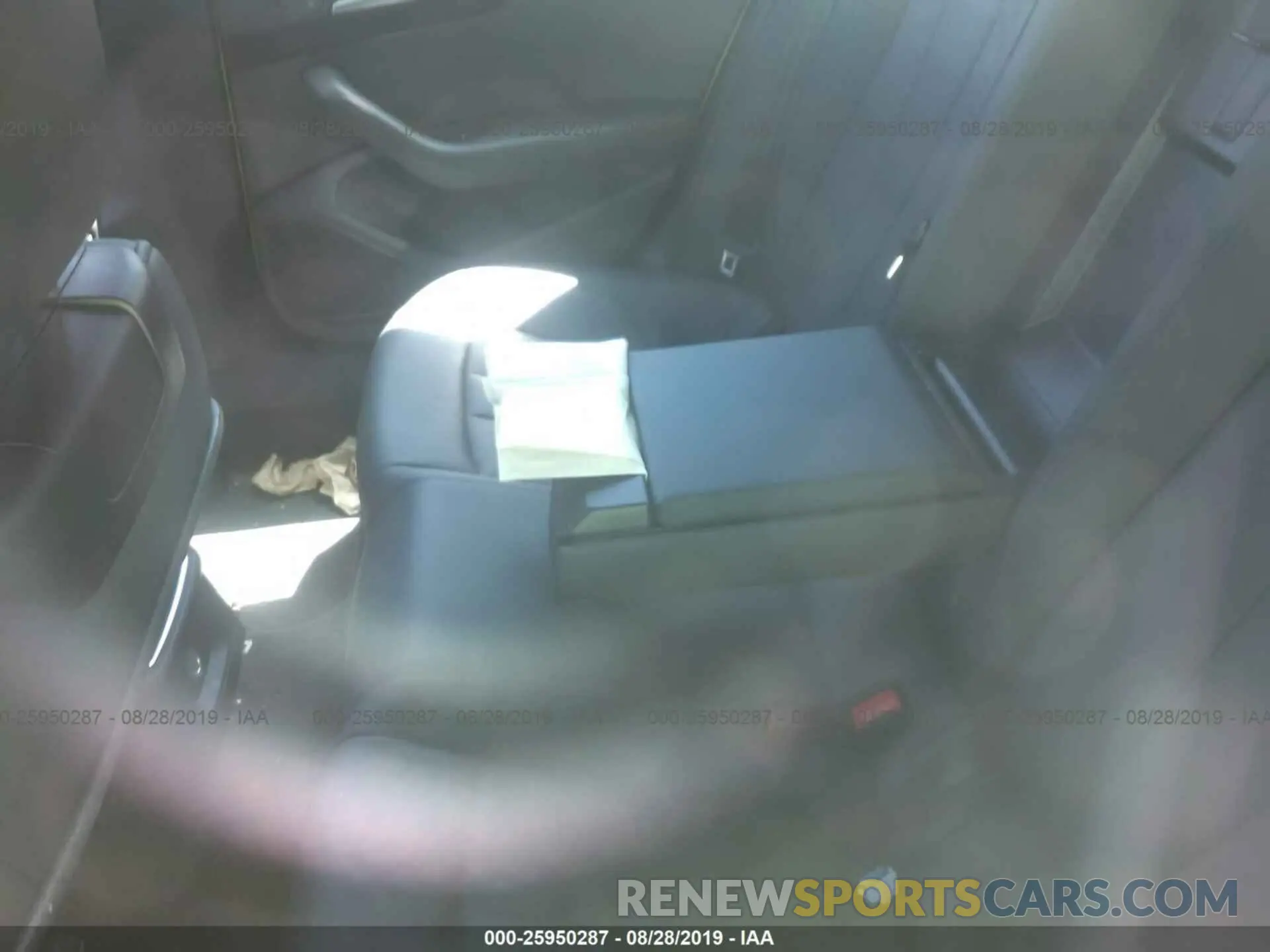 8 Photograph of a damaged car WAUANCF52KA051360 AUDI A5 2019