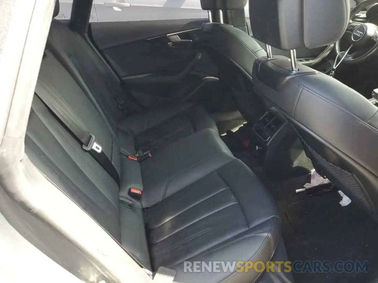 10 Photograph of a damaged car WAUANCF53KA062822 AUDI A5 2019