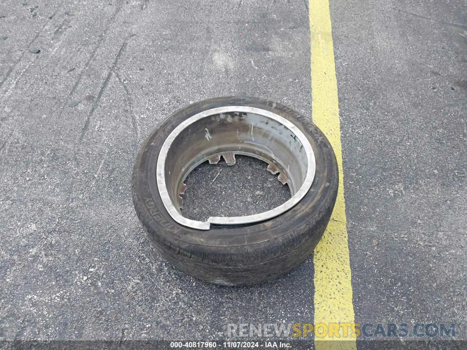 12 Photograph of a damaged car WAUANCF54KA076681 AUDI A5 2019