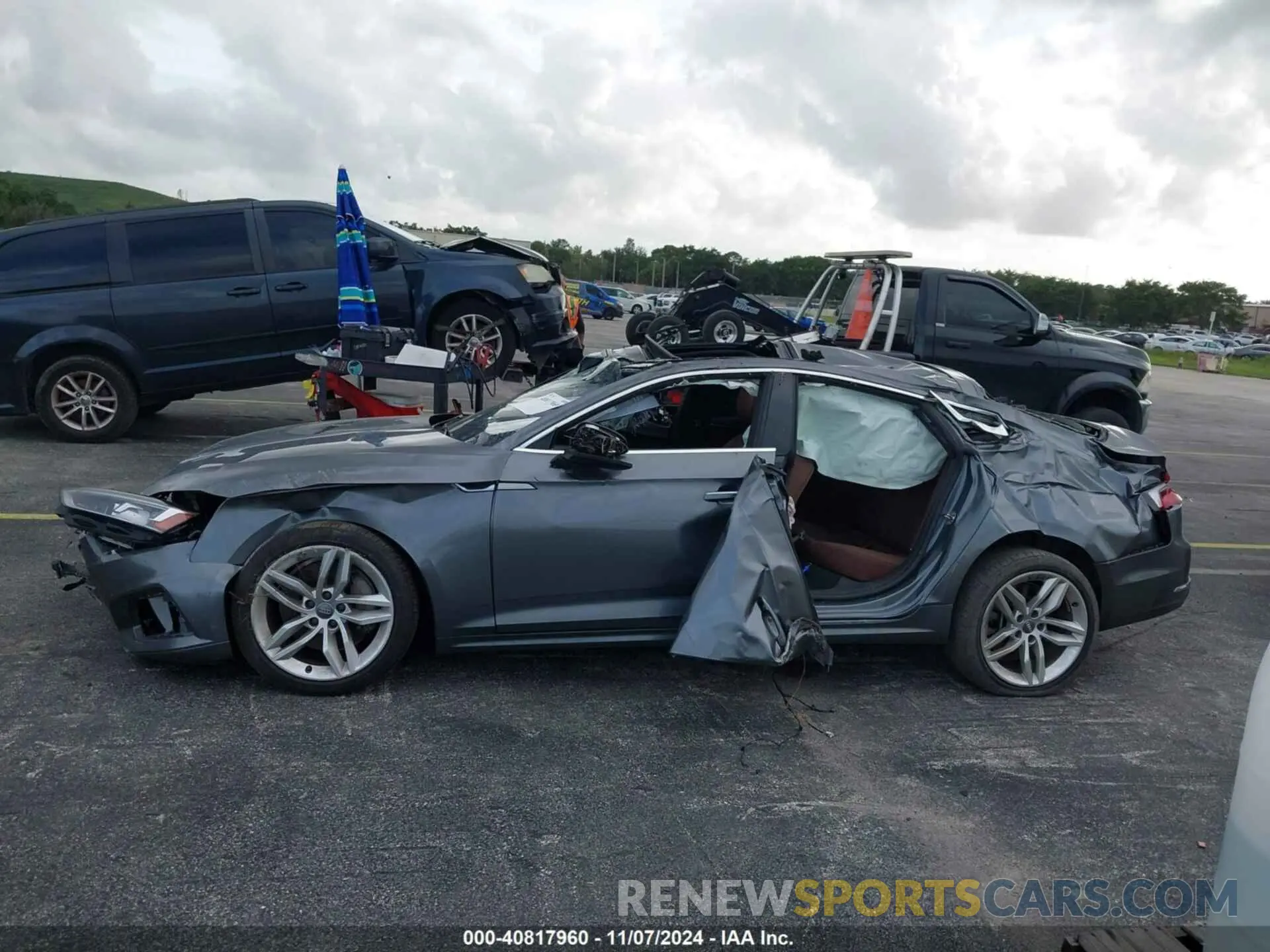 15 Photograph of a damaged car WAUANCF54KA076681 AUDI A5 2019