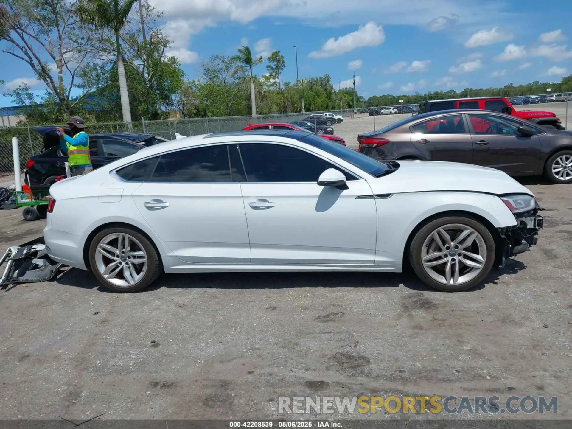 14 Photograph of a damaged car WAUANCF56KA080411 AUDI A5 2019