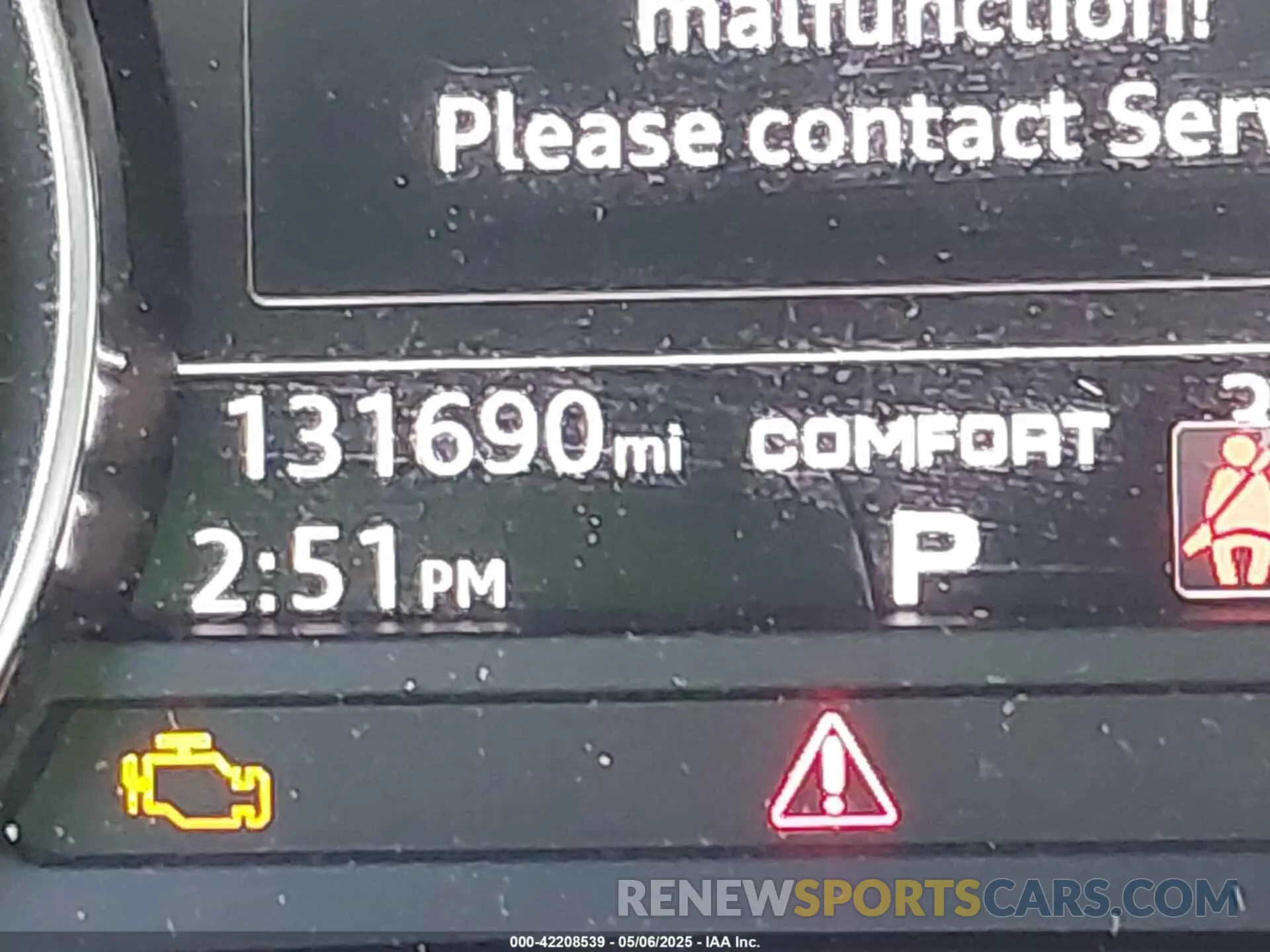 16 Photograph of a damaged car WAUANCF56KA080411 AUDI A5 2019
