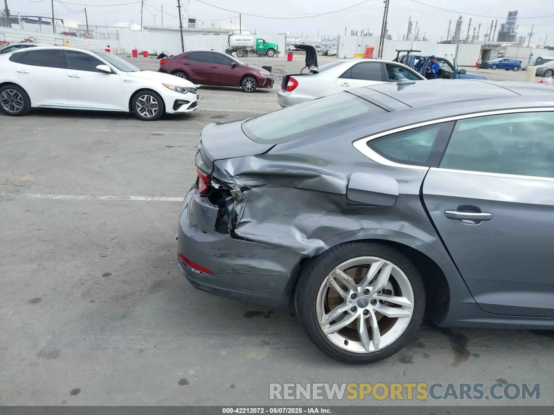 6 Photograph of a damaged car WAUANCF58KA084492 AUDI A5 2019