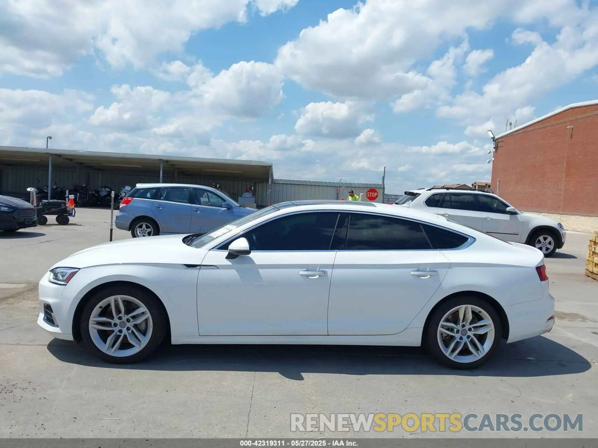 15 Photograph of a damaged car WAUANCF5XKA068987 AUDI A5 2019