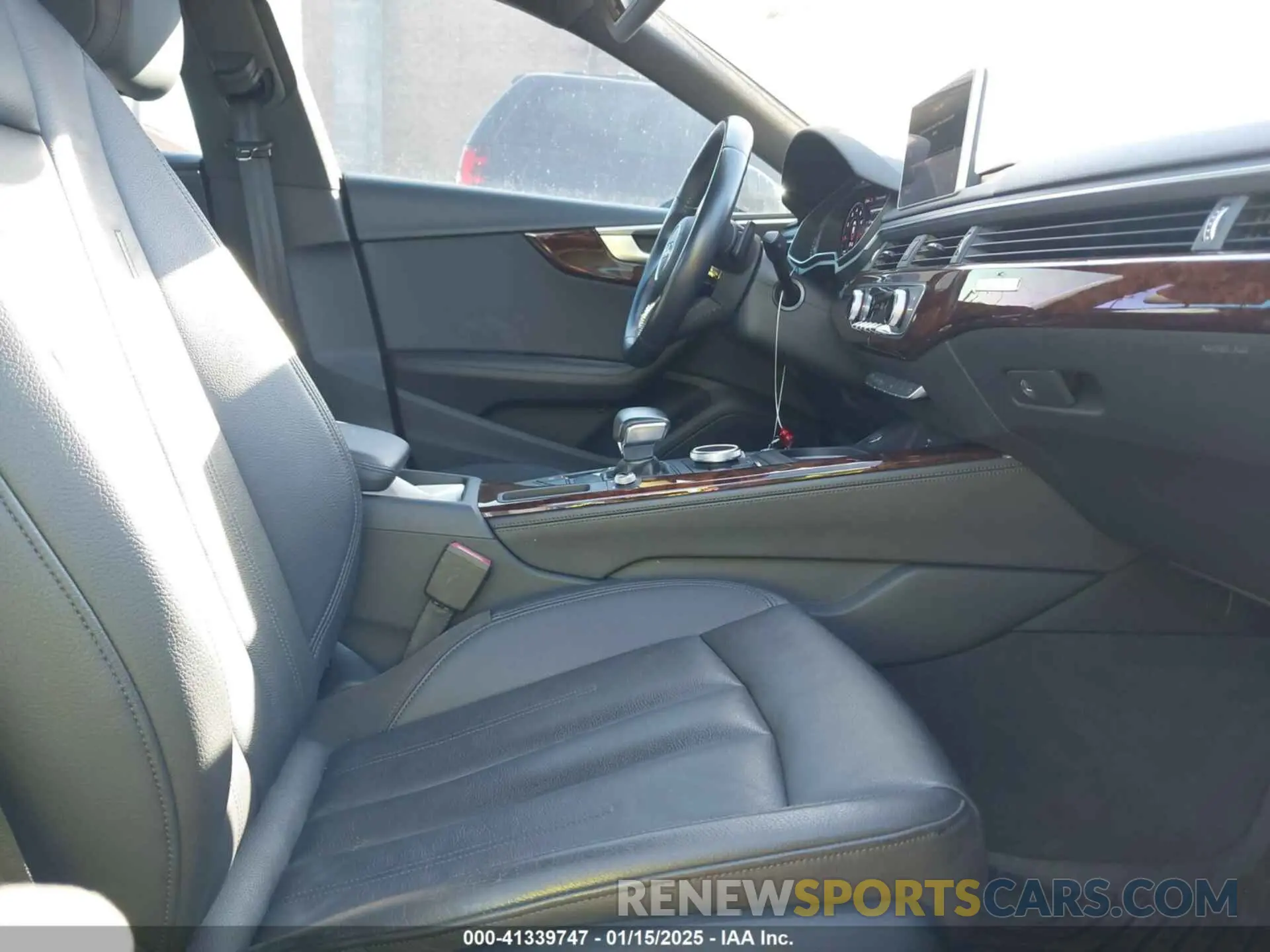 5 Photograph of a damaged car WAUBNCF55KA018020 AUDI A5 2019
