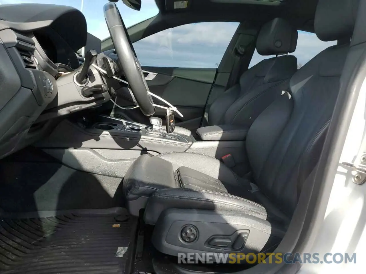 7 Photograph of a damaged car WAUENCF52KA096946 AUDI A5 2019