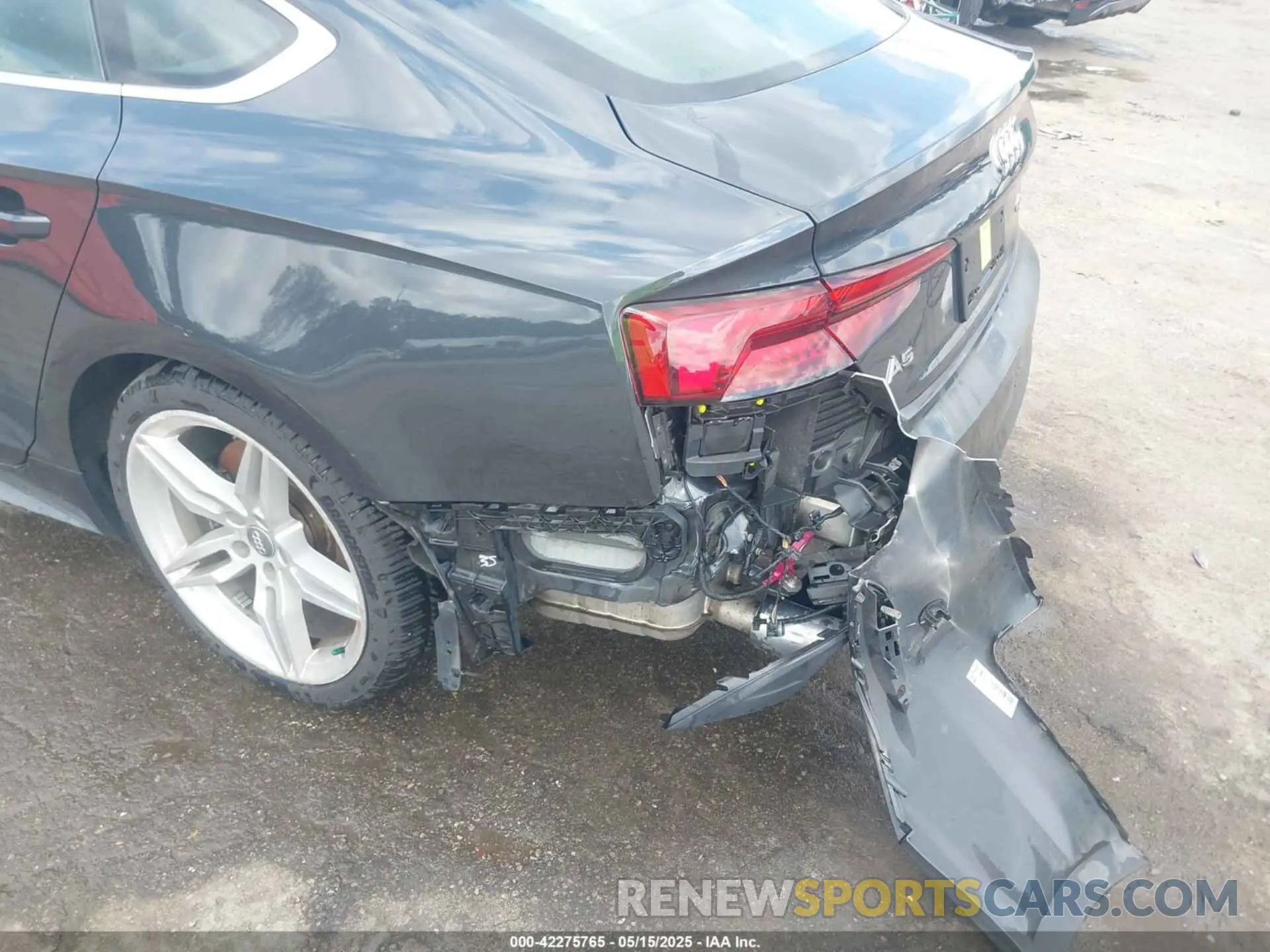 6 Photograph of a damaged car WAUENCF54KA019060 AUDI A5 2019