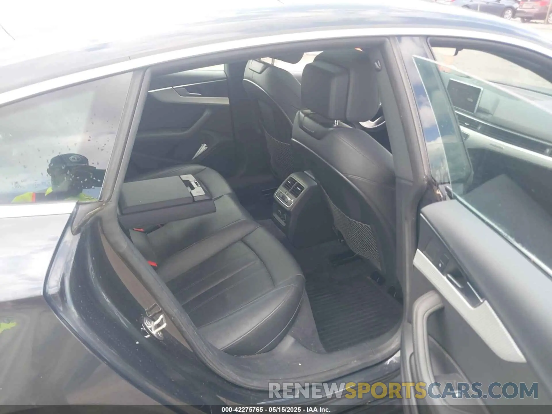 8 Photograph of a damaged car WAUENCF54KA019060 AUDI A5 2019