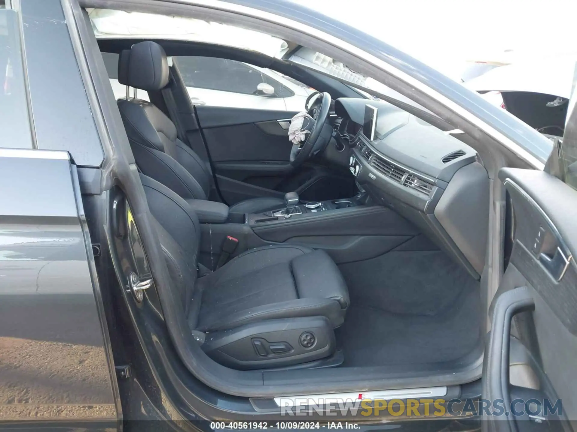 5 Photograph of a damaged car WAUENCF57KA046317 AUDI A5 2019
