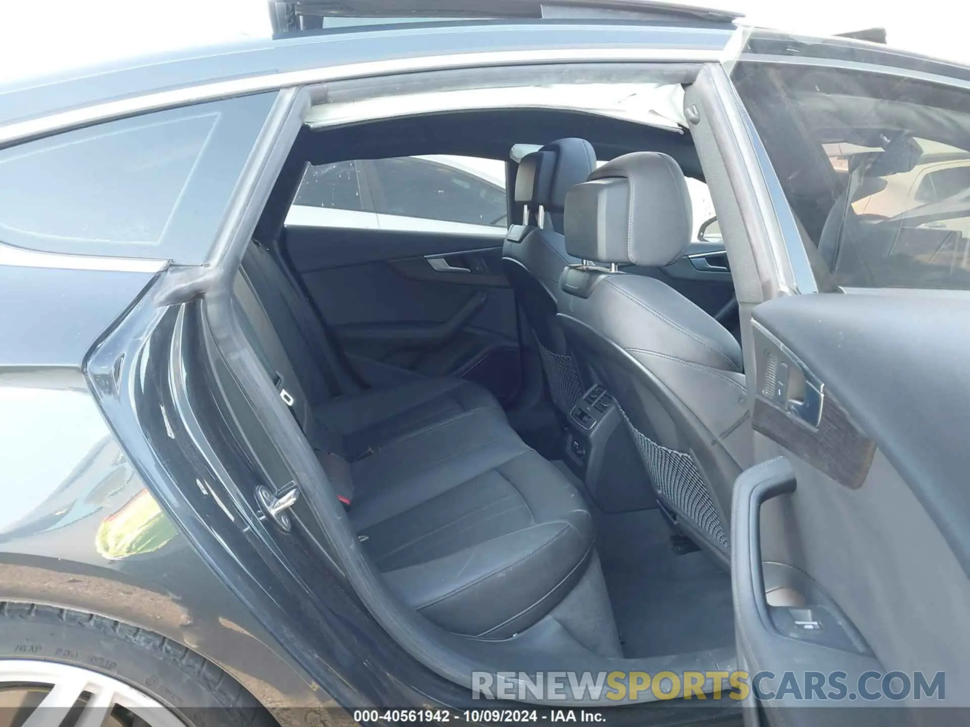 8 Photograph of a damaged car WAUENCF57KA046317 AUDI A5 2019
