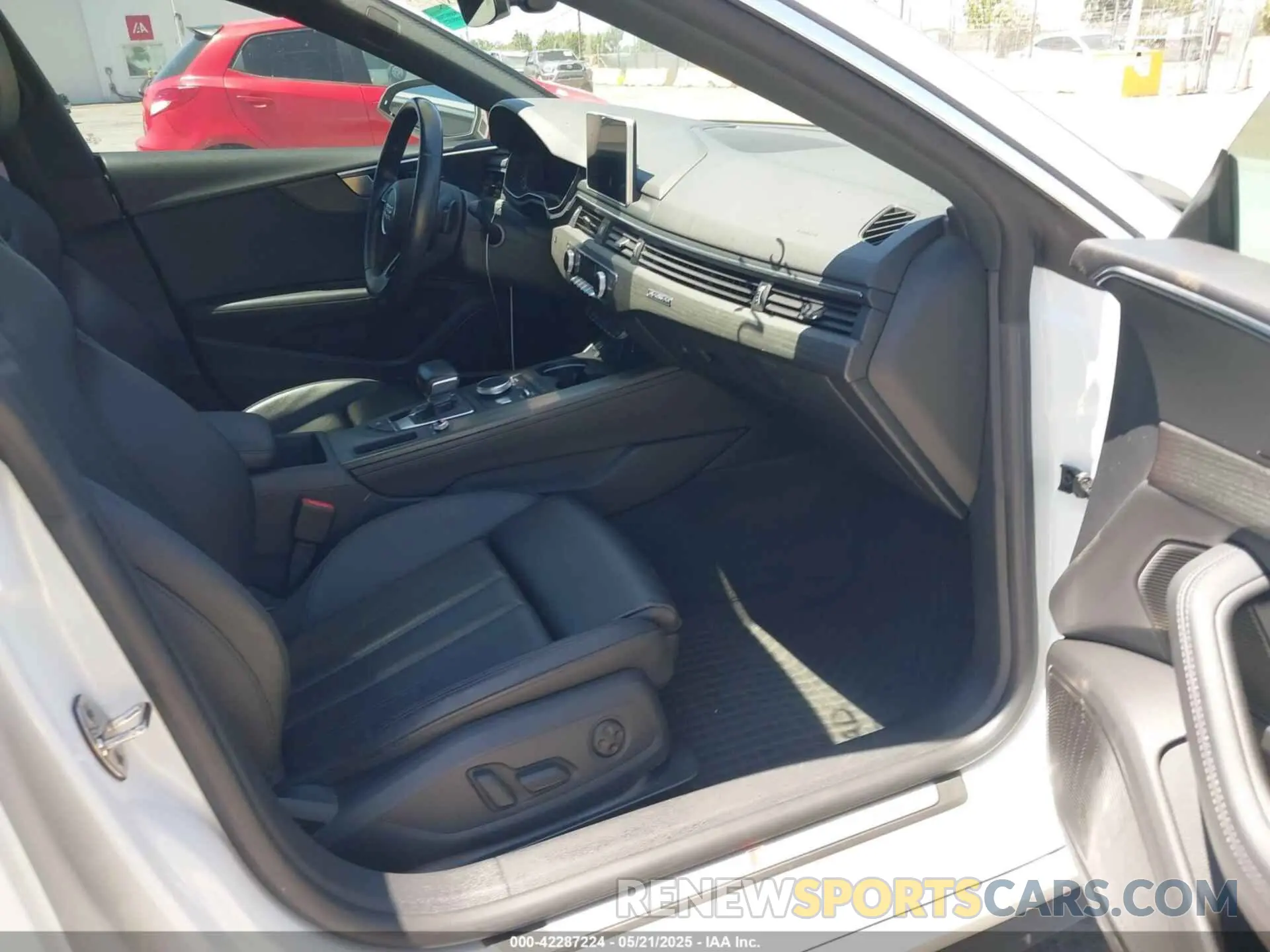 5 Photograph of a damaged car WAUENCF58KA007848 AUDI A5 2019