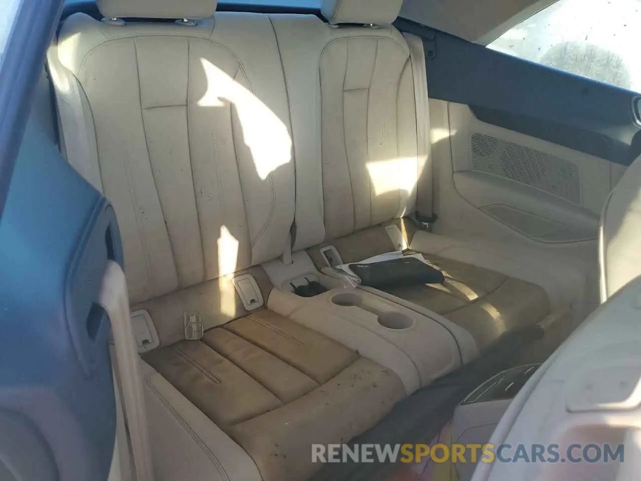 10 Photograph of a damaged car WAUYNGF59KN001568 AUDI A5 2019