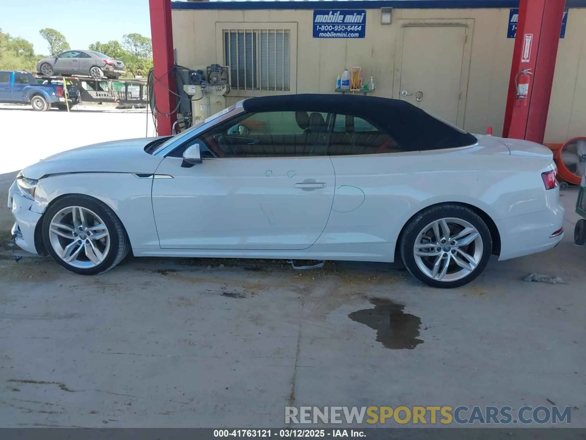 14 Photograph of a damaged car WAUYNGF5XKN011462 AUDI A5 2019