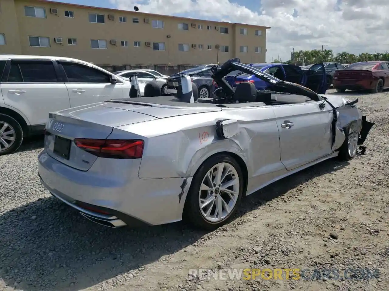 4 Photograph of a damaged car WAU2AGF52MN002520 AUDI A5 2021